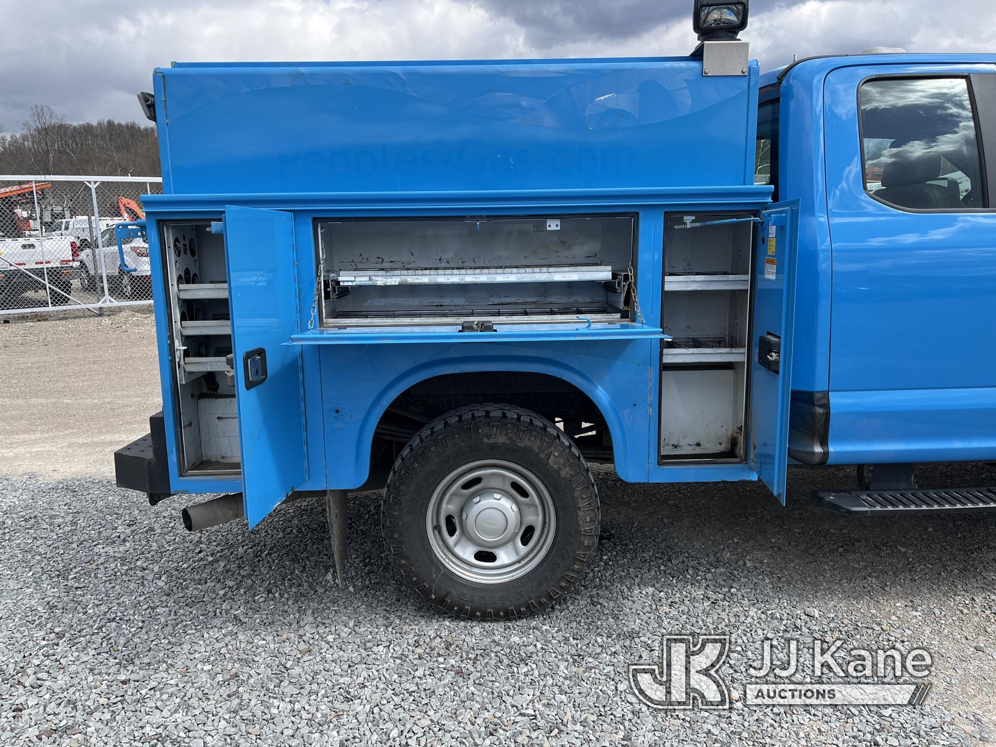 (Smock, PA) 2018 Ford F250 4x4 Extended-Cab Enclosed Service Truck Runs & Moves, Rust Damage