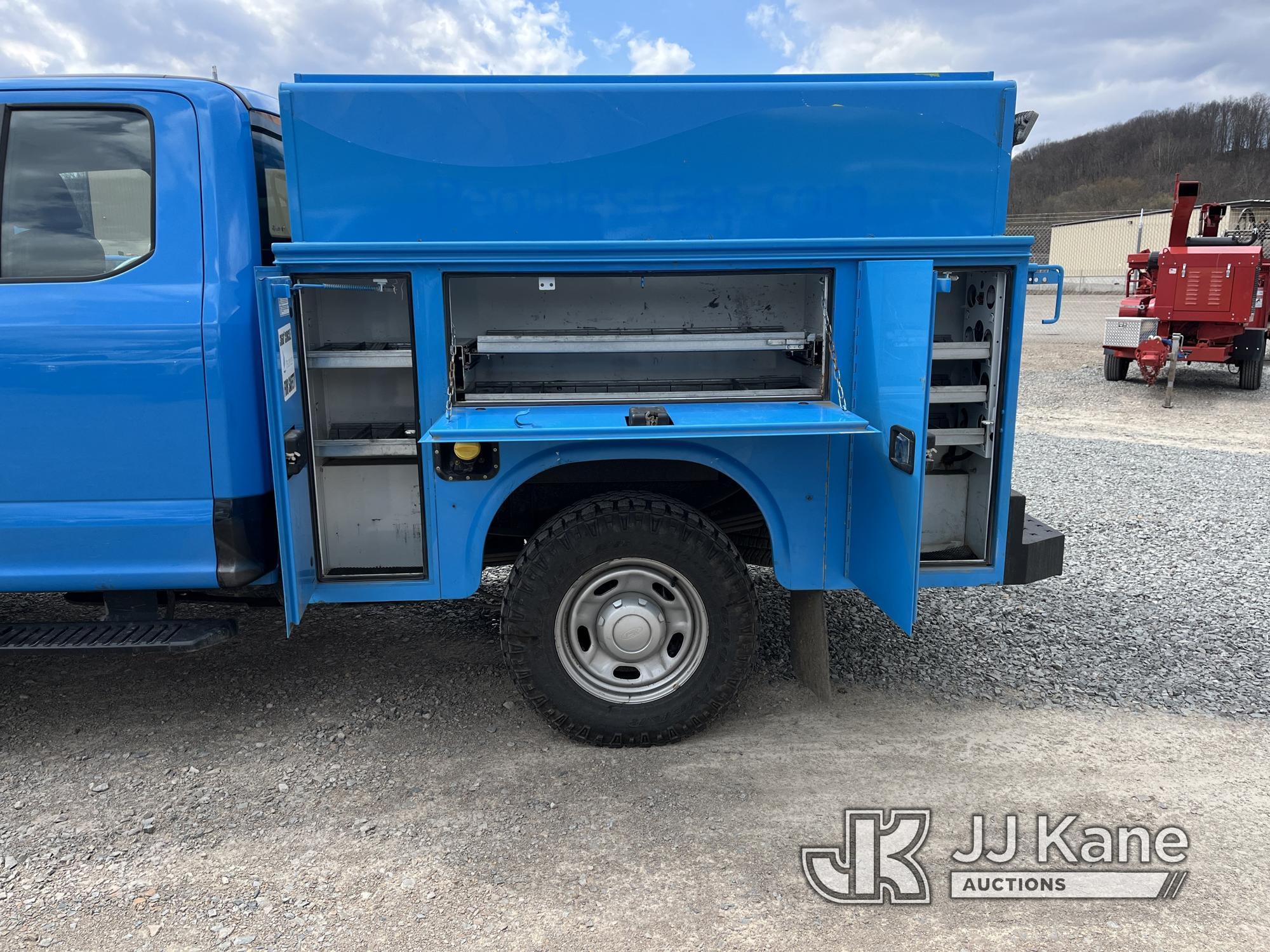 (Smock, PA) 2018 Ford F250 4x4 Extended-Cab Enclosed Service Truck Runs & Moves, Rust Damage