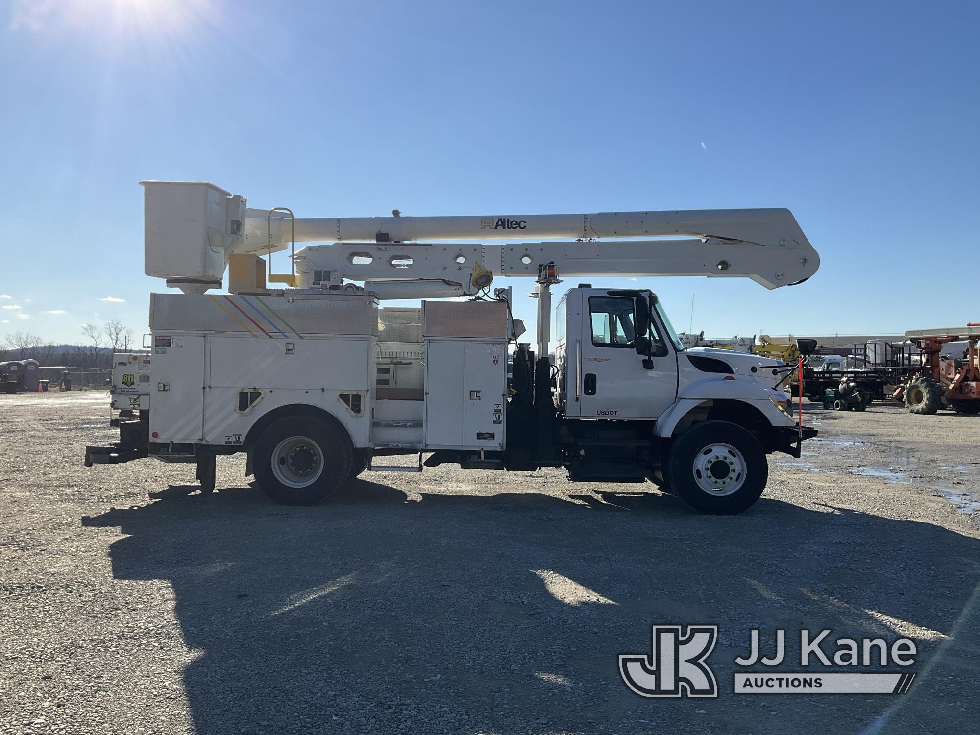 (Shrewsbury, MA) Altec AN50E-OC, Material Handling Bucket Truck rear mounted on 2014 International W