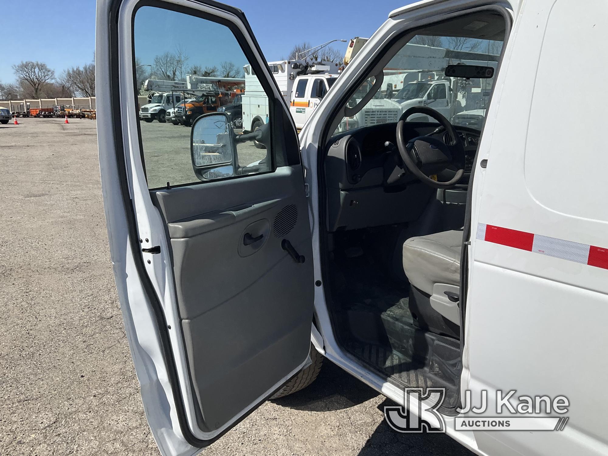 (Plymouth Meeting, PA) ETI ETT29-SNV, Telescopic Non-Insulated Bucket Van mounted on 2008 Ford E350