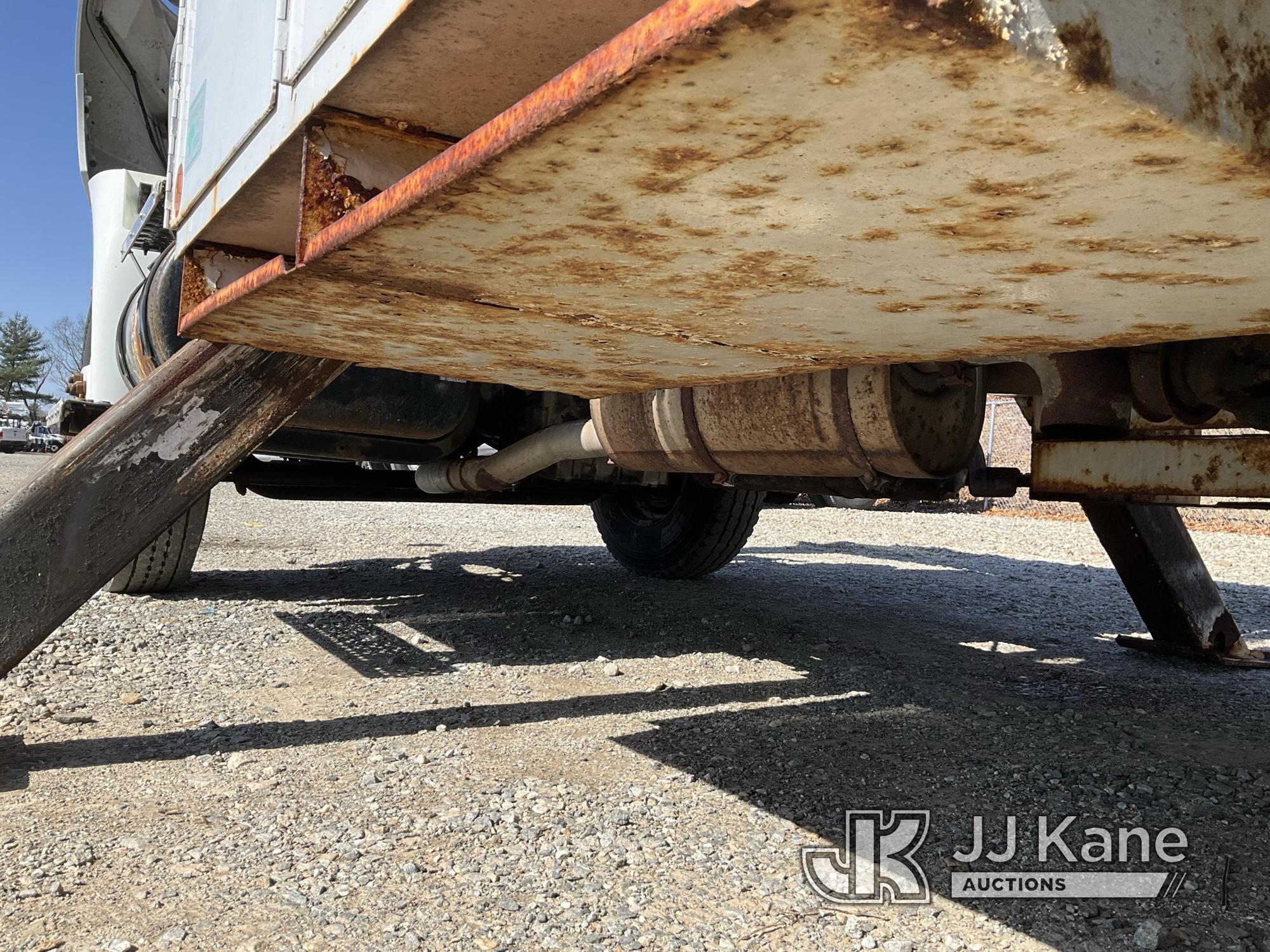 (Shrewsbury, MA) Altec AM855, Over-Center Material Handling Bucket Truck mounted on 2007 Internation