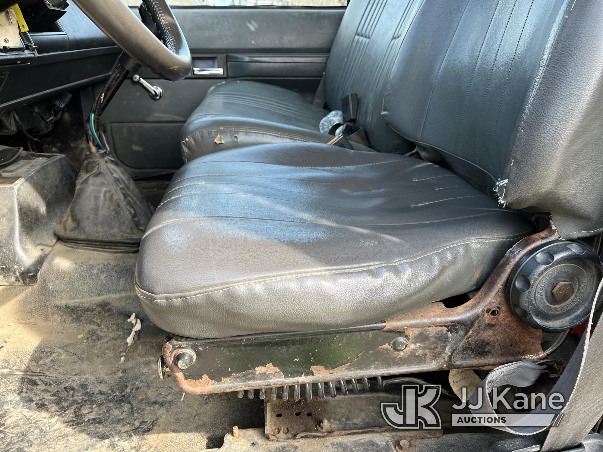 (Smock, PA) 2001 Chevrolet C7H064 Flatbed Truck Runs, Moves & Forklift Operates, Rust Damage