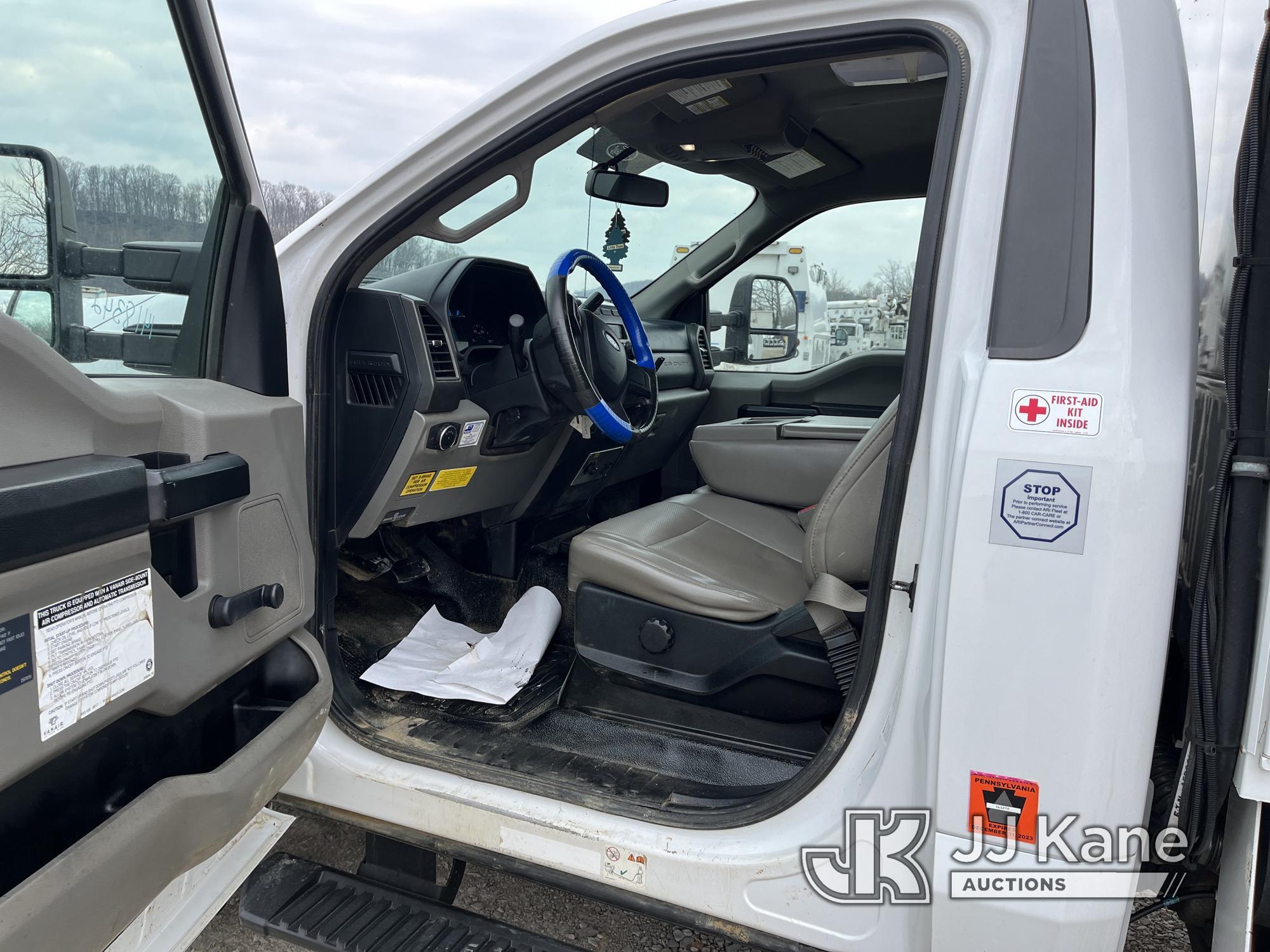 (Smock, PA) 2017 Ford F550 Air Compressor/Enclosed Utility Truck Runs, Moves & Operates, Compressor