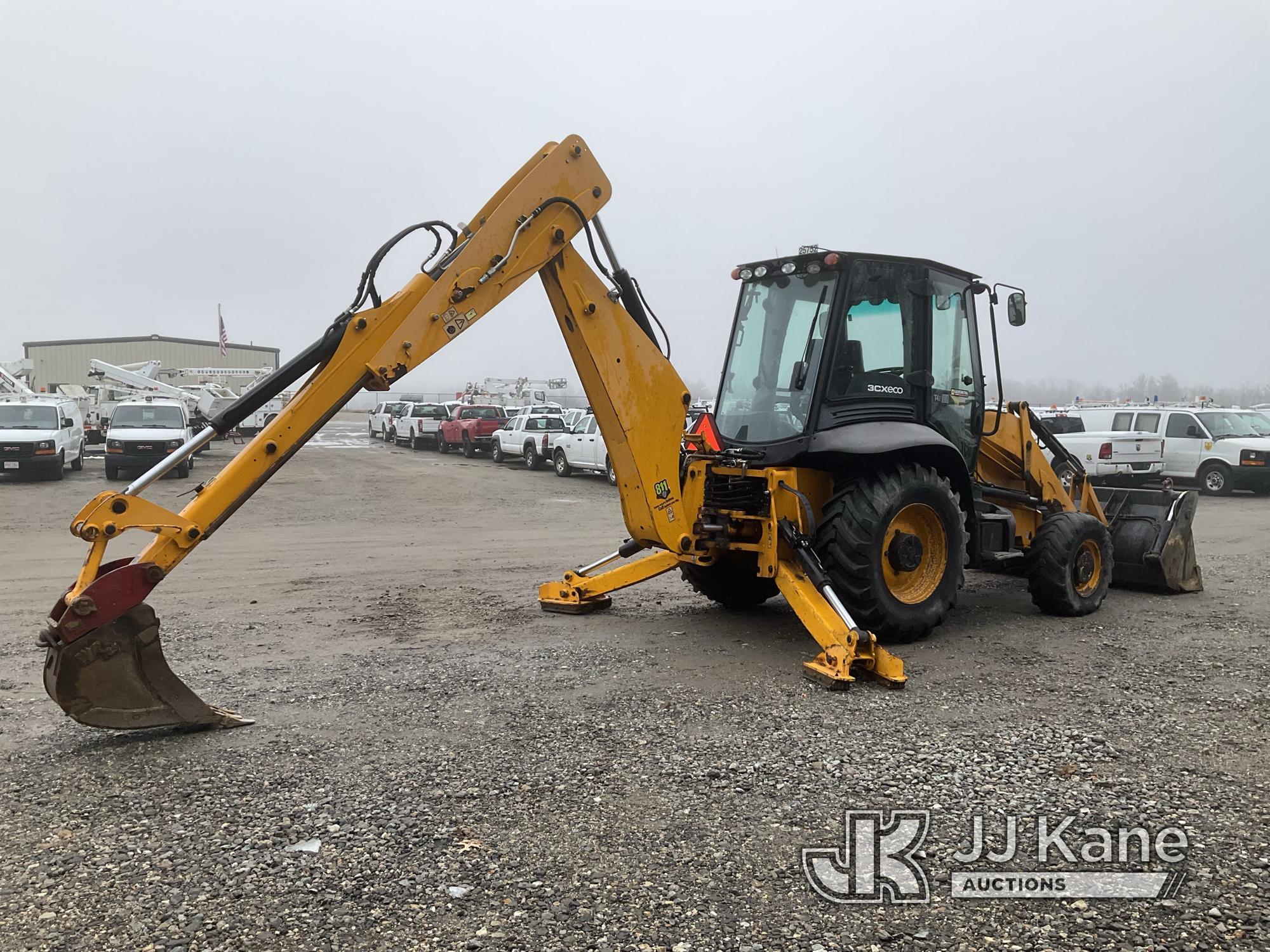 (Shrewsbury, MA) 2016 JCB 3CX-14 4x4 Tractor Loader Backhoe Runs, Moves & Operates) (Damaged Front G