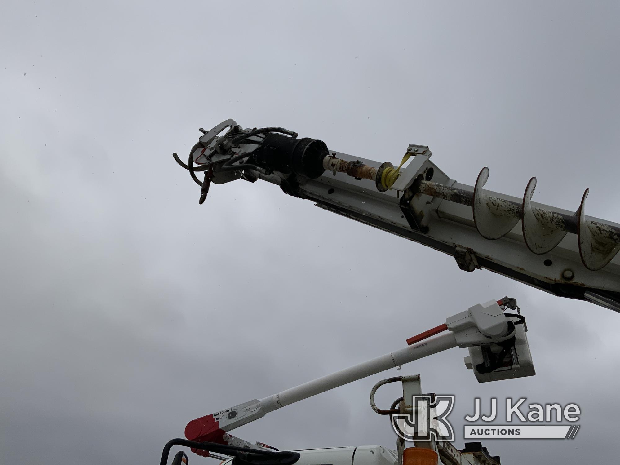 (Ashland, OH) Altec DL42-TR, Digger Derrick rear mounted on 2007 International 4400 Utility Truck Ru