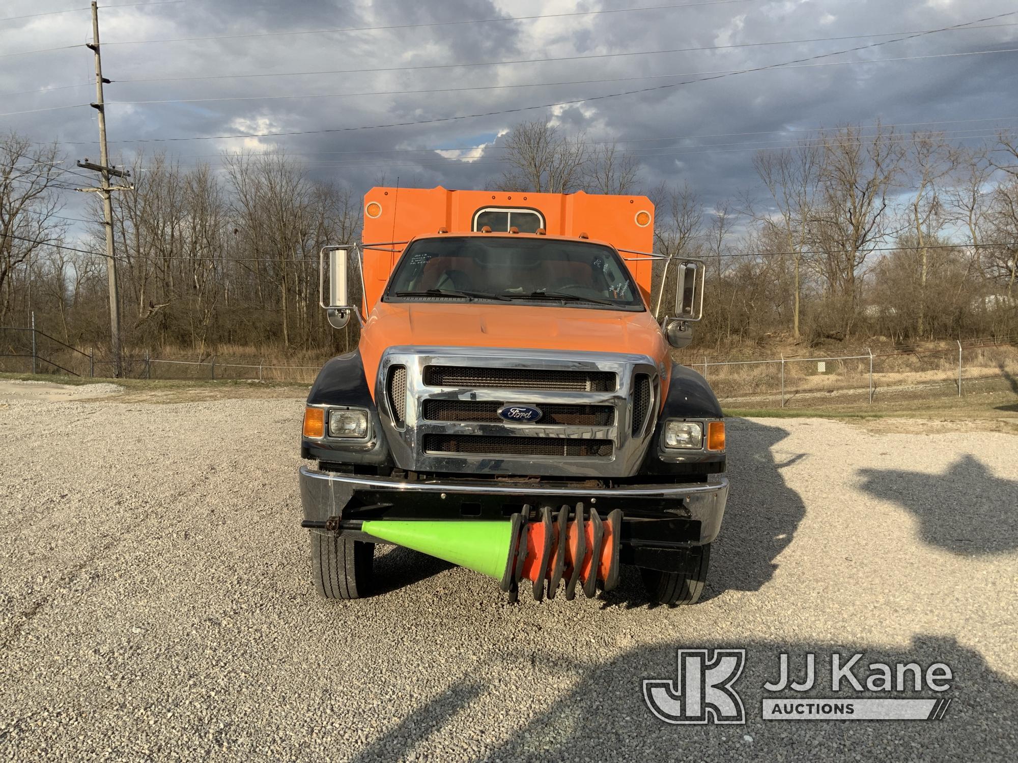 (Fort Wayne, IN) 2013 Ford F750 Chipper Dump Truck Runs & Moves) (Dump Inop, Service Engine Lights O