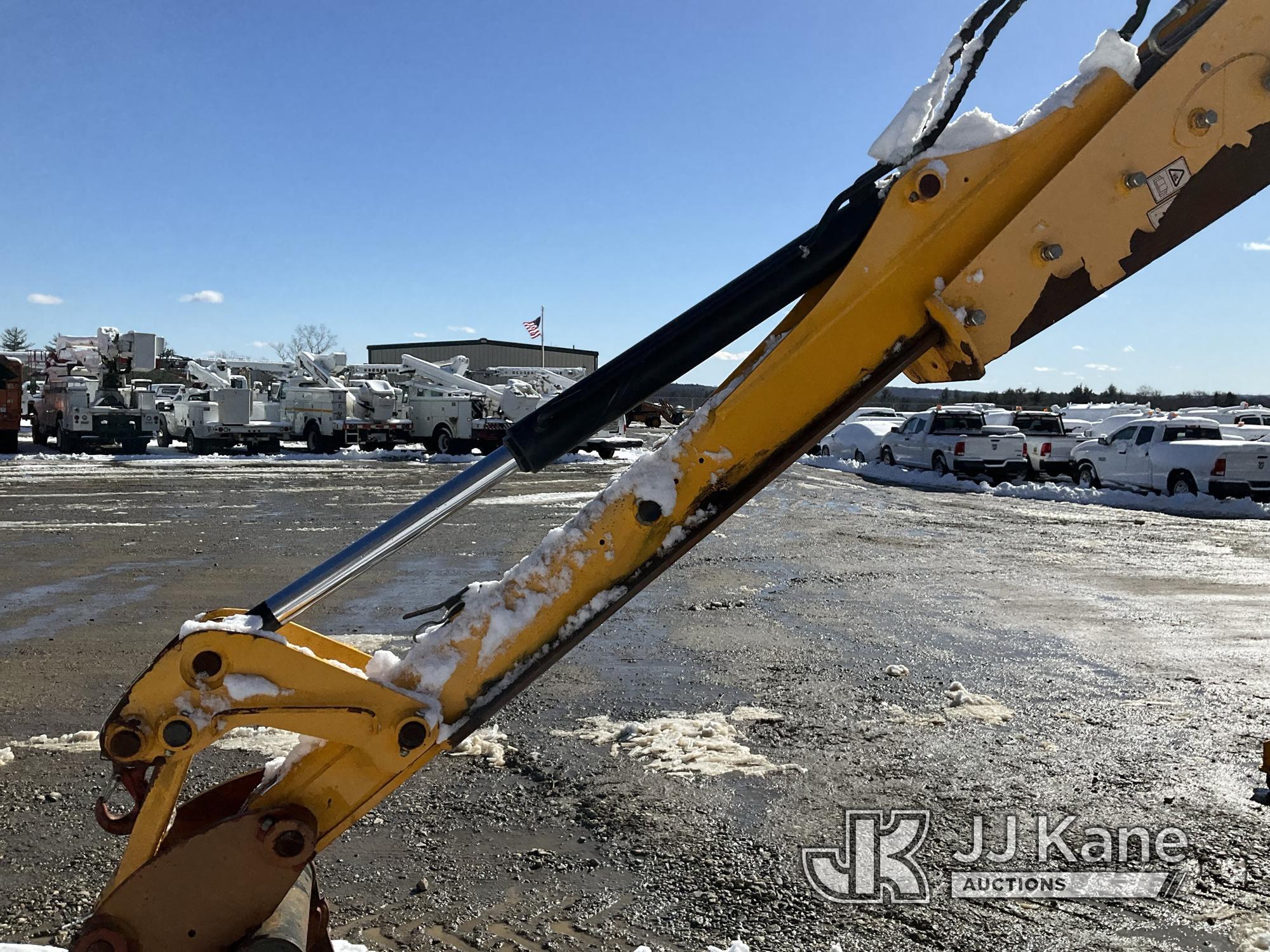 (Shrewsbury, MA) 2016 JCB 3CX-14 4x4 Tractor Loader Backhoe Runs, Moves & Operates