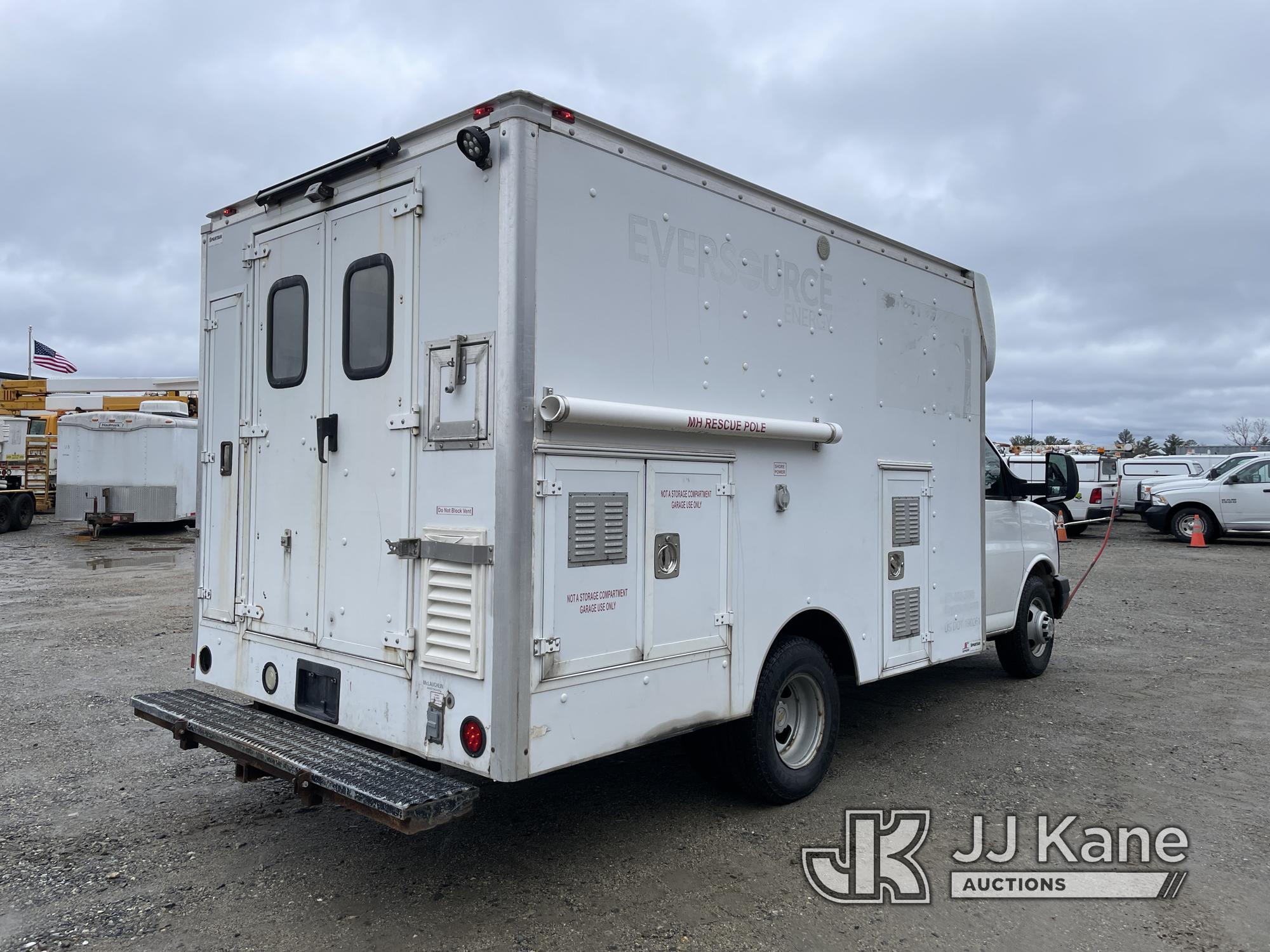 (Shrewsbury, MA) 2011 Chevrolet Express G3500 Cutaway Enclosed Service Van Runs & Moves) (Check Engi