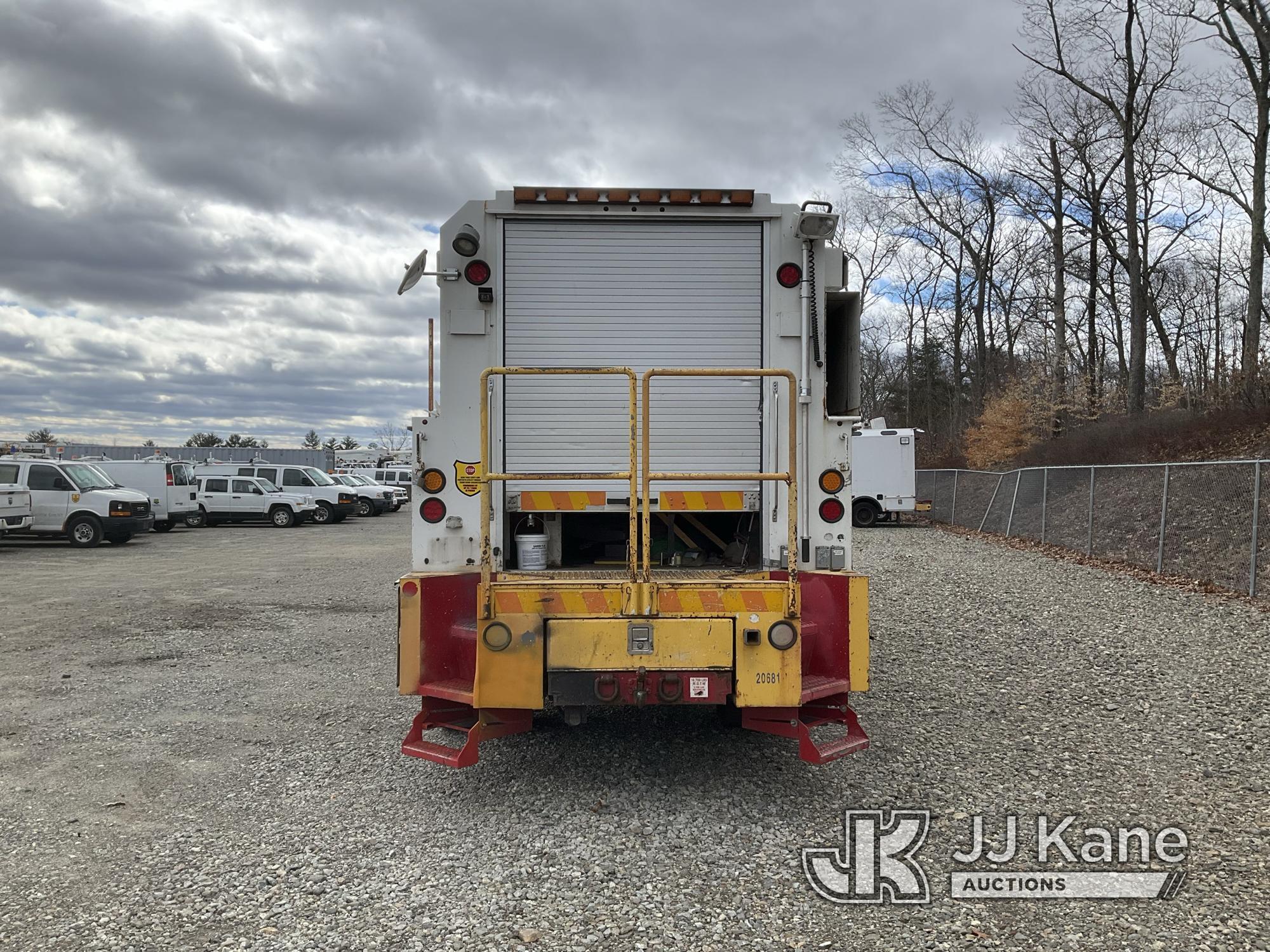 (Shrewsbury, MA) 2014 Freightliner M2 106 Enclosed Utility/Air Compressor Truck Runs & Moves) (Compr