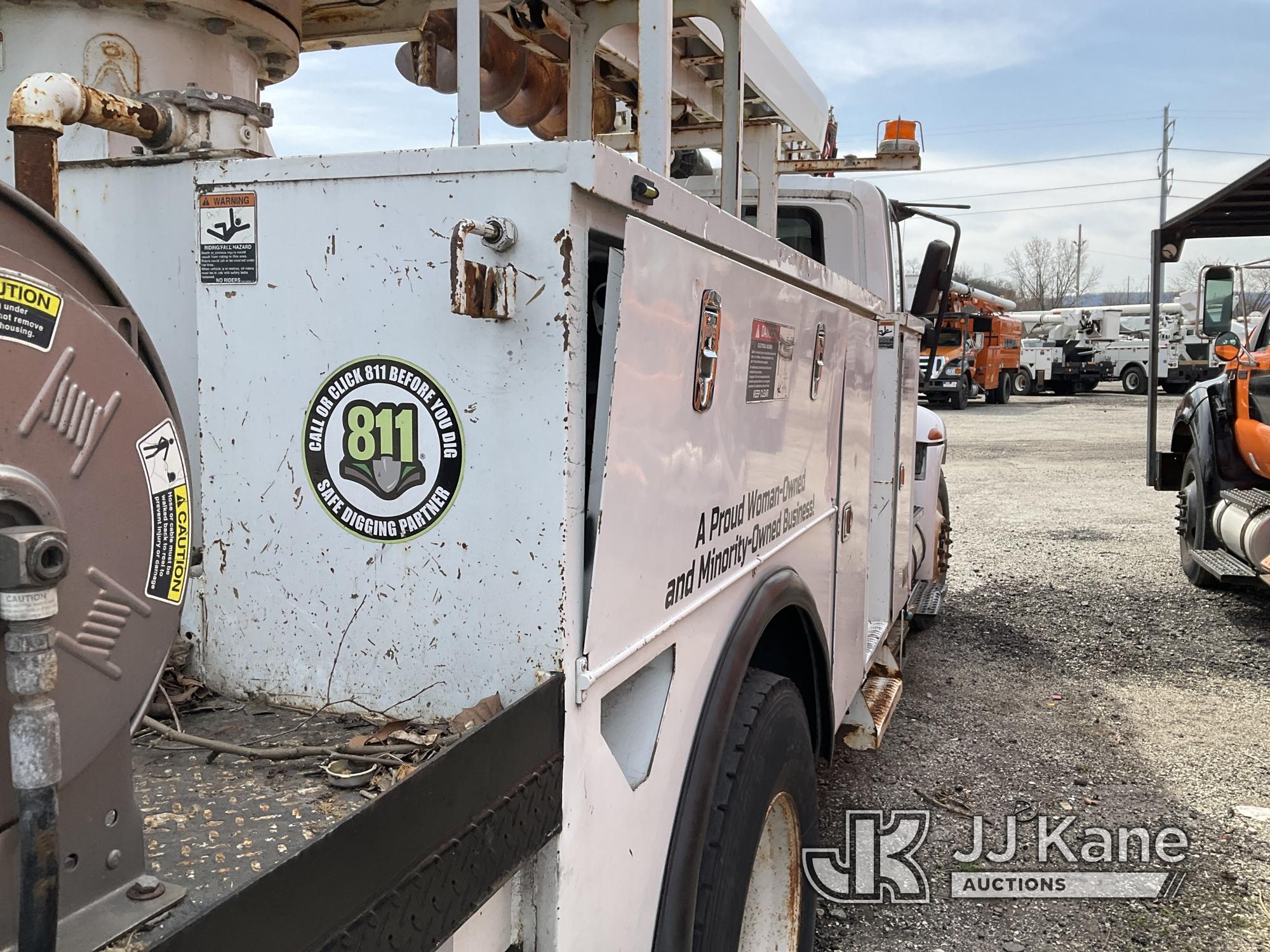 (Plymouth Meeting, PA) Altec DC47-TR, Digger Derrick rear mounted on 2012 International Durastar 430