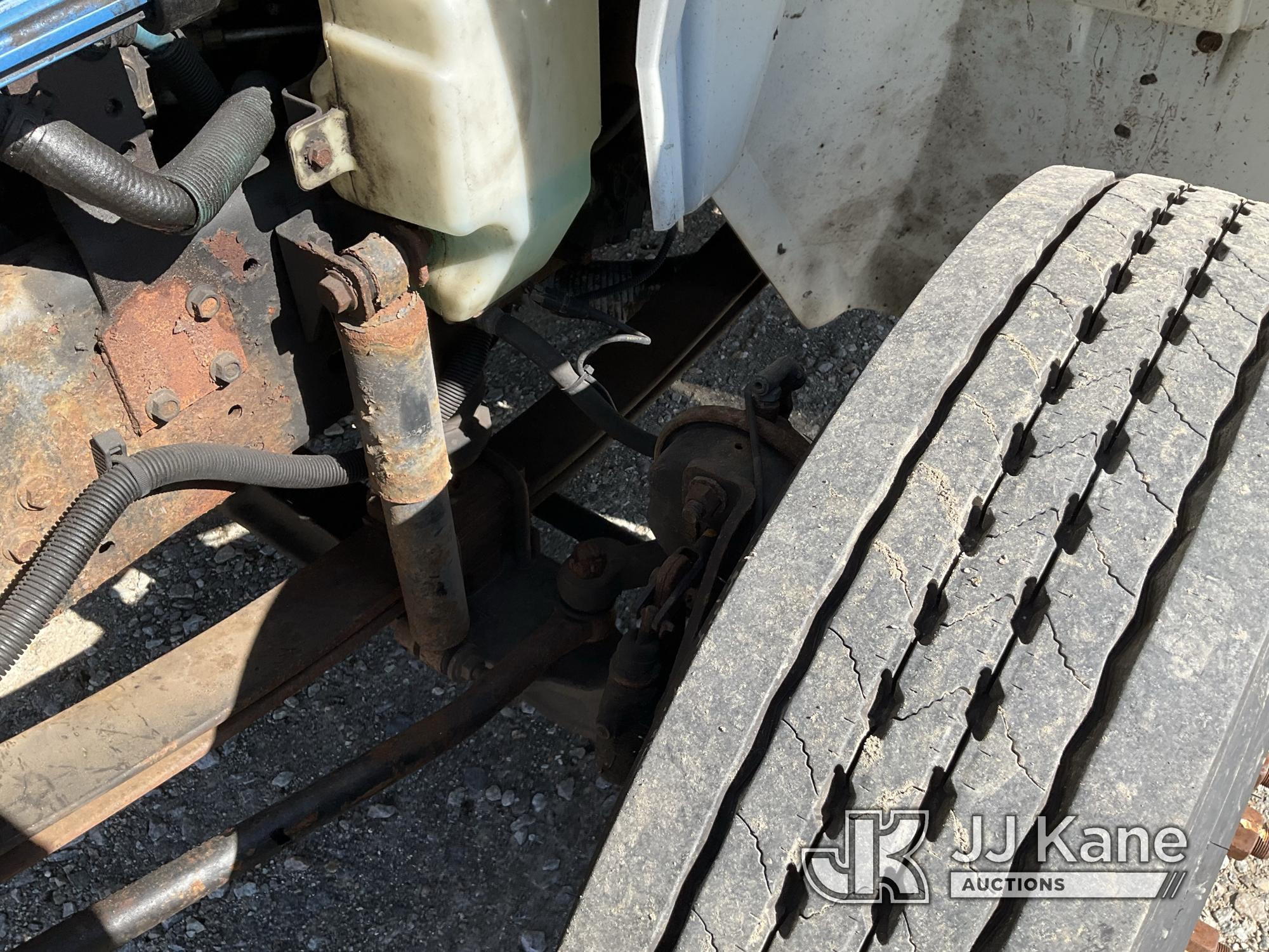 (Shrewsbury, MA) Altec AM855, Over-Center Material Handling Bucket Truck mounted on 2007 Internation