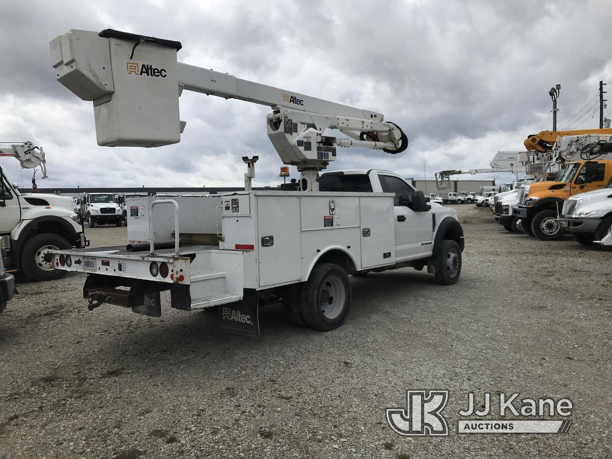 (Indianapolis, IN) Altec AT40G, Articulating & Telescopic Bucket Truck mounted behind cab on 2017 Fo