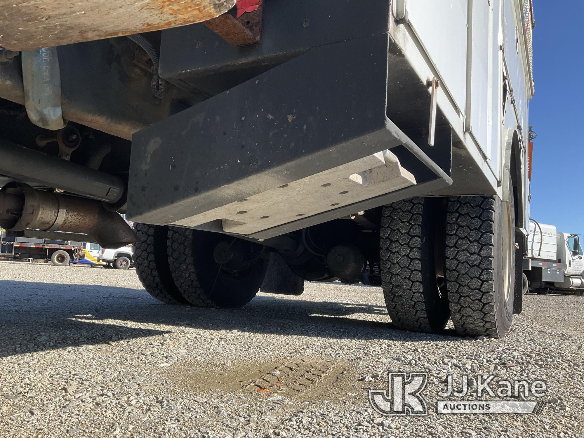 (Shrewsbury, MA) Altec AN50E-OC, Material Handling Bucket Truck rear mounted on 2014 International W