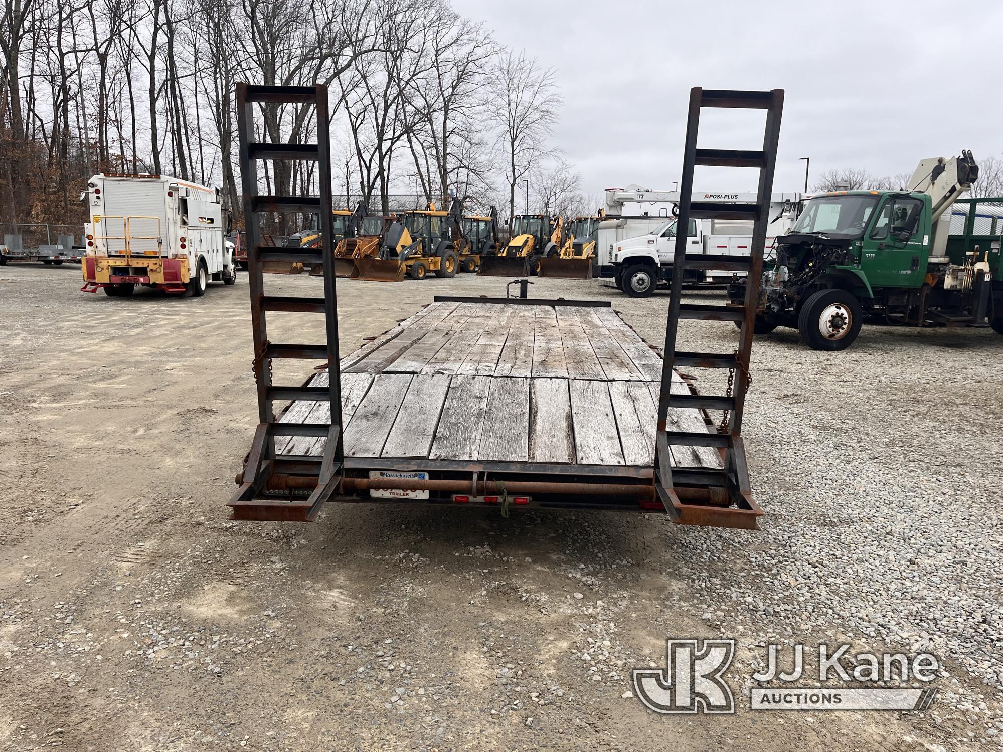 (Shrewsbury, MA) 2014 Tow Bandit T/A Tagalong Deckover Equipment Trailer Rust Damage