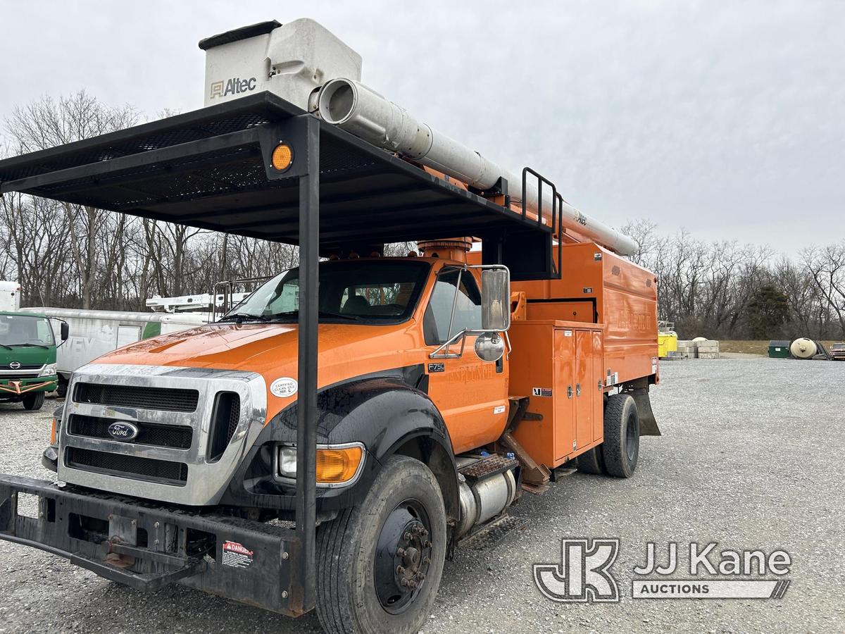 (Hagerstown, MD) Altec LR760E70, Over-Center Elevator Bucket mounted on 2013 Ford F750 Chipper Dump