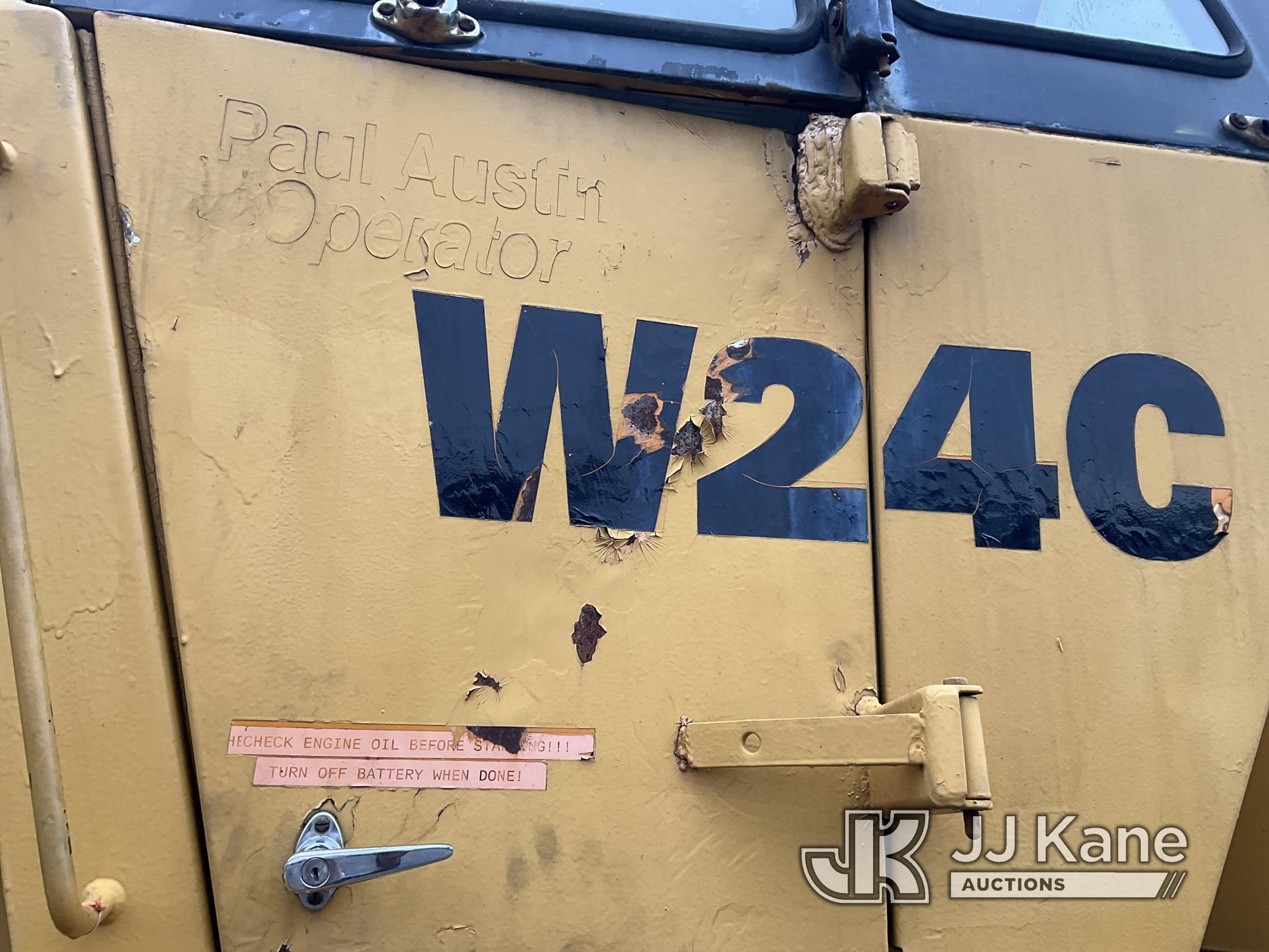 (Plymouth Meeting, PA) 1993 Case W24C Wheel Loader Runs & Operates, Body & Rust Damage, Door Hinge R