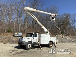 (Shrewsbury, MA) Altec AM855, Over-Center Material Handling Bucket Truck mounted on 2007 Internation