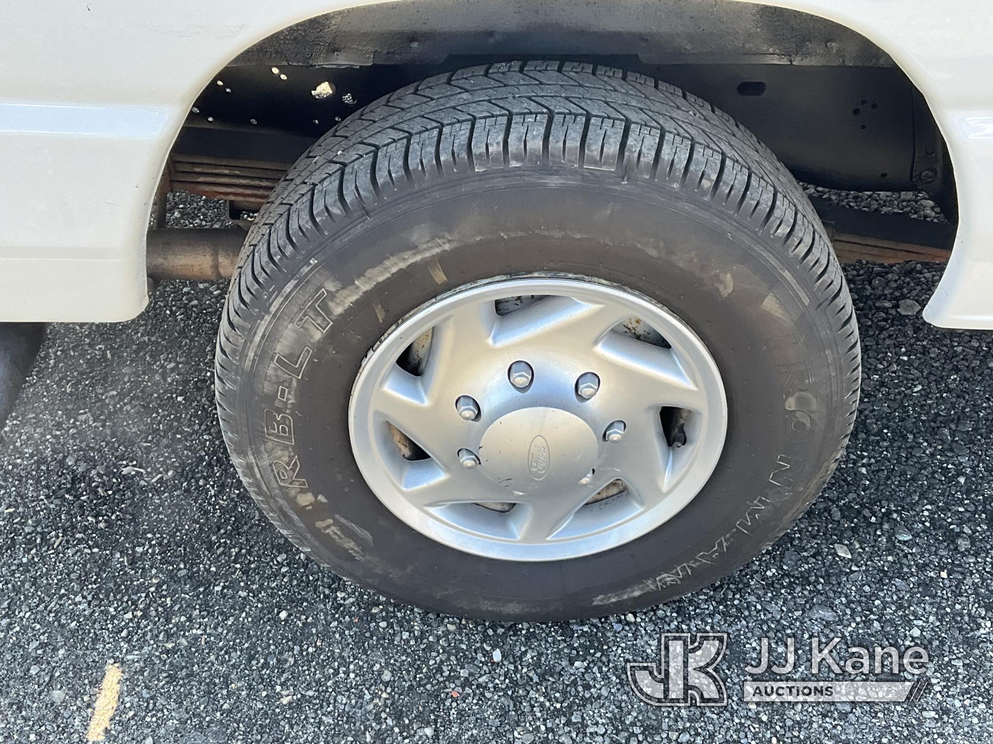 (Plymouth Meeting, PA) ETI ETT29-SNV, Telescopic Non-Insulated Bucket Van mounted on 2010 Ford E350