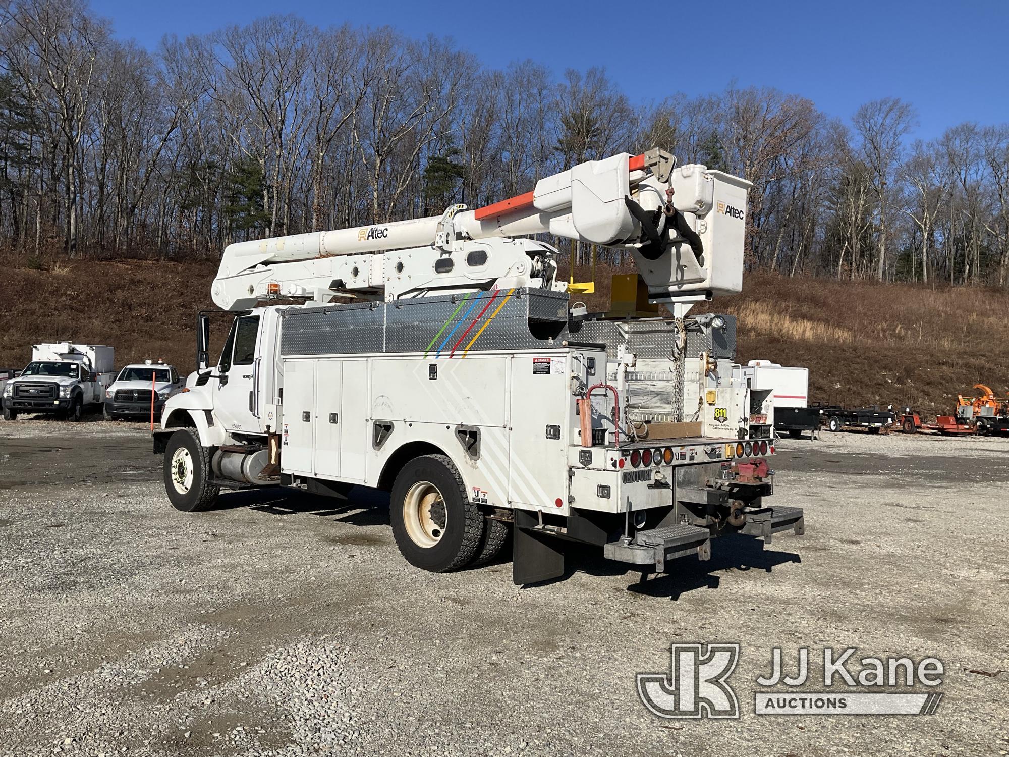 (Shrewsbury, MA) Altec AN50E-OC, Material Handling Bucket Truck rear mounted on 2014 International W