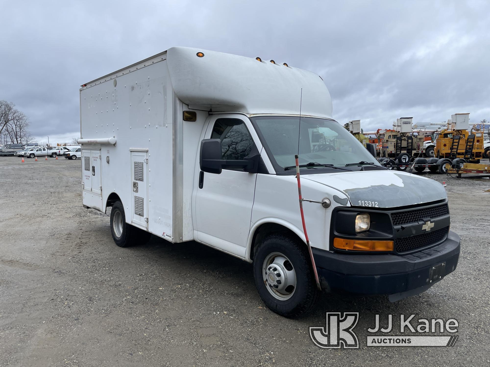 (Shrewsbury, MA) 2011 Chevrolet Express G3500 Cutaway Enclosed Service Van Runs & Moves) (Check Engi