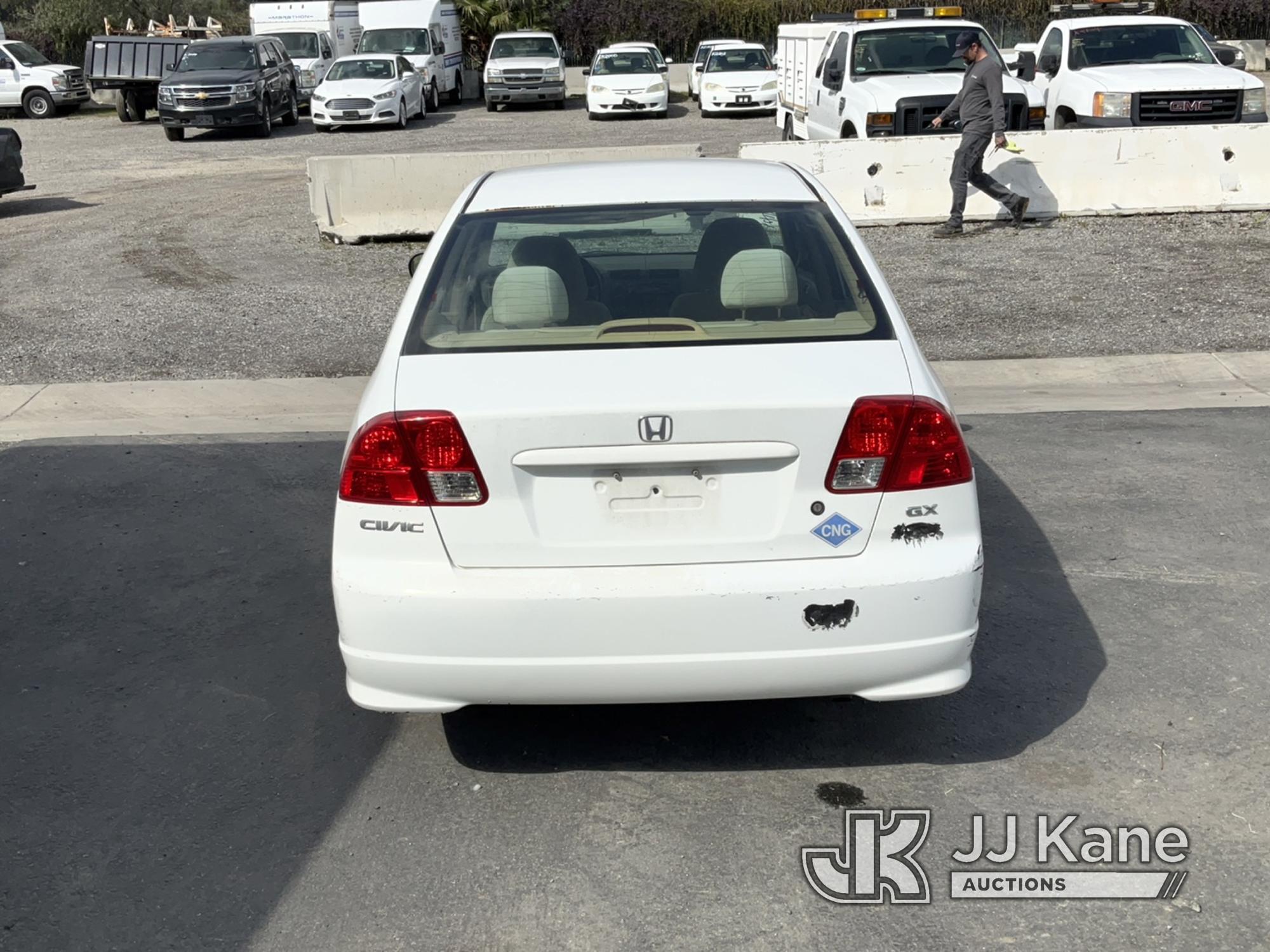 (Jurupa Valley, CA) 2005 HONDA CIVIC 4-Door Sedan Runs & Moves, CNG Tanks Expired In 2019, Paint Dam