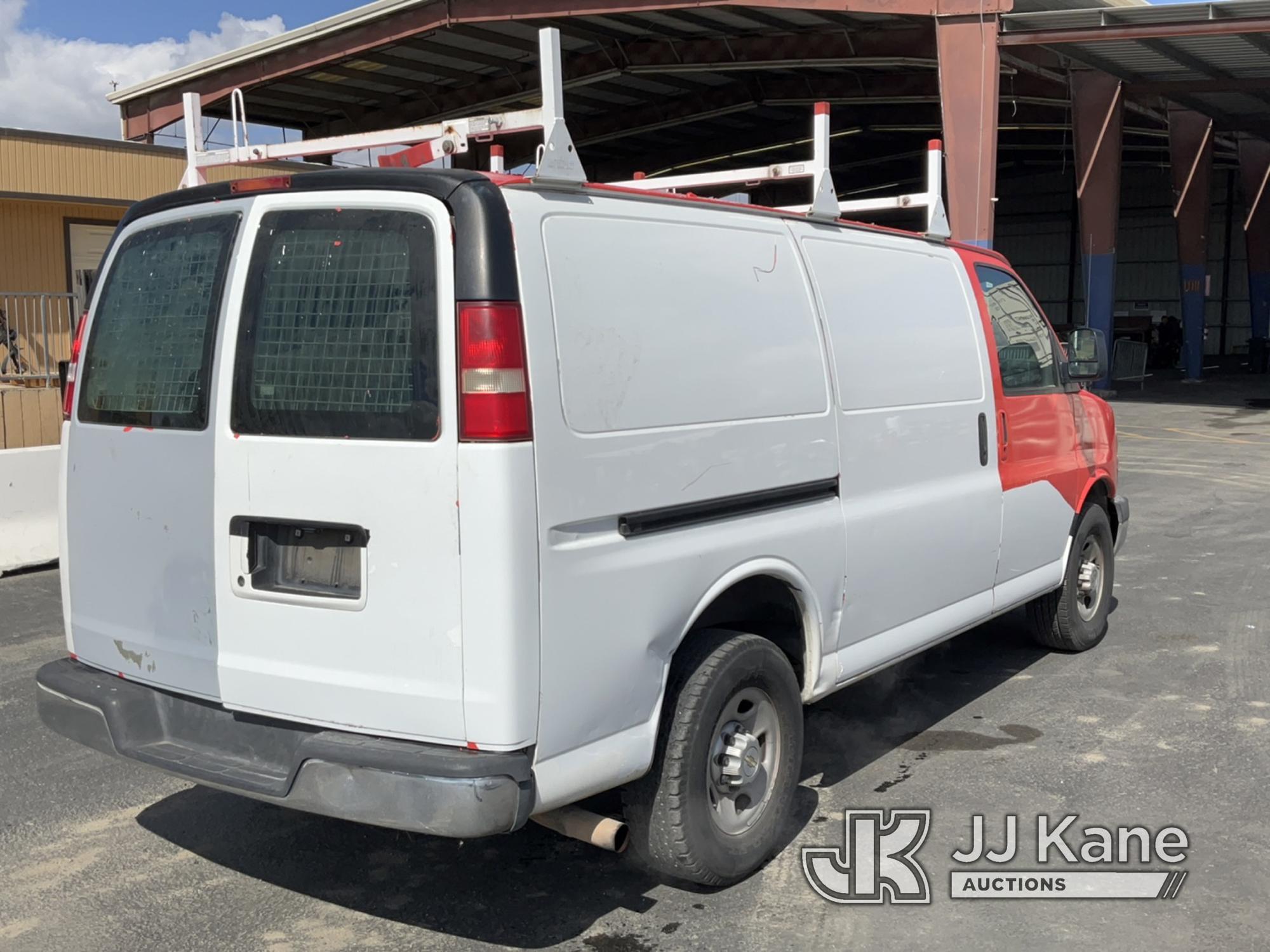 (Jurupa Valley, CA) 2008 Chevrolet Express G2500 Cargo Van Runs & Moves, Bad Exhaust, Minor Damage O