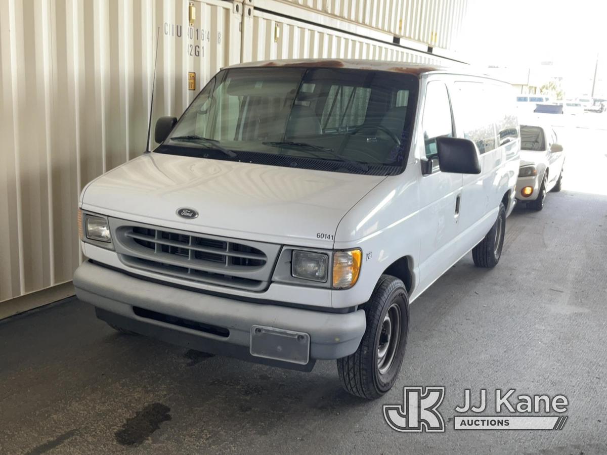 (Jurupa Valley, CA) 2002 Ford Econoline Wagon Cargo Van Runs & Moves, Paint Damage, Rust on Roof