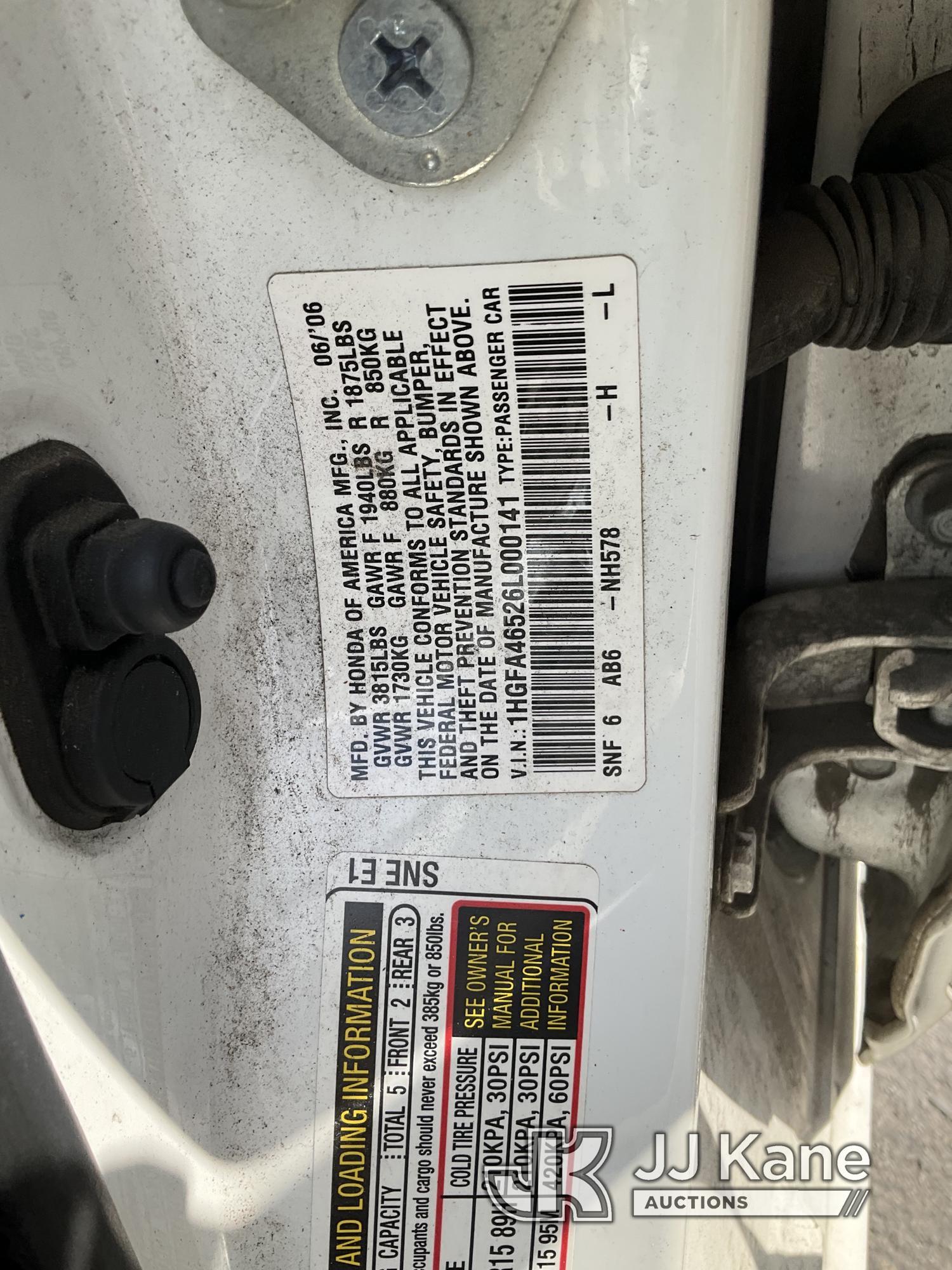 (Jurupa Valley, CA) 2006 HONDA CIVIC 4-Door Sedan Runs & Moves, CNG Tank Expired: 4/2021