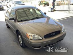 (Jurupa Valley, CA) 2005 Ford Taurus 4-Door Sedan Runs & Moves,