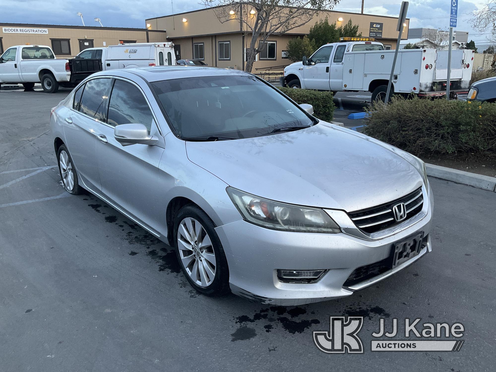 (Jurupa Valley, CA) 2013 HONDA ACCORD 4-Door Sedan Runs & Moves, Bad Tire, Has Recall, Front Bumper