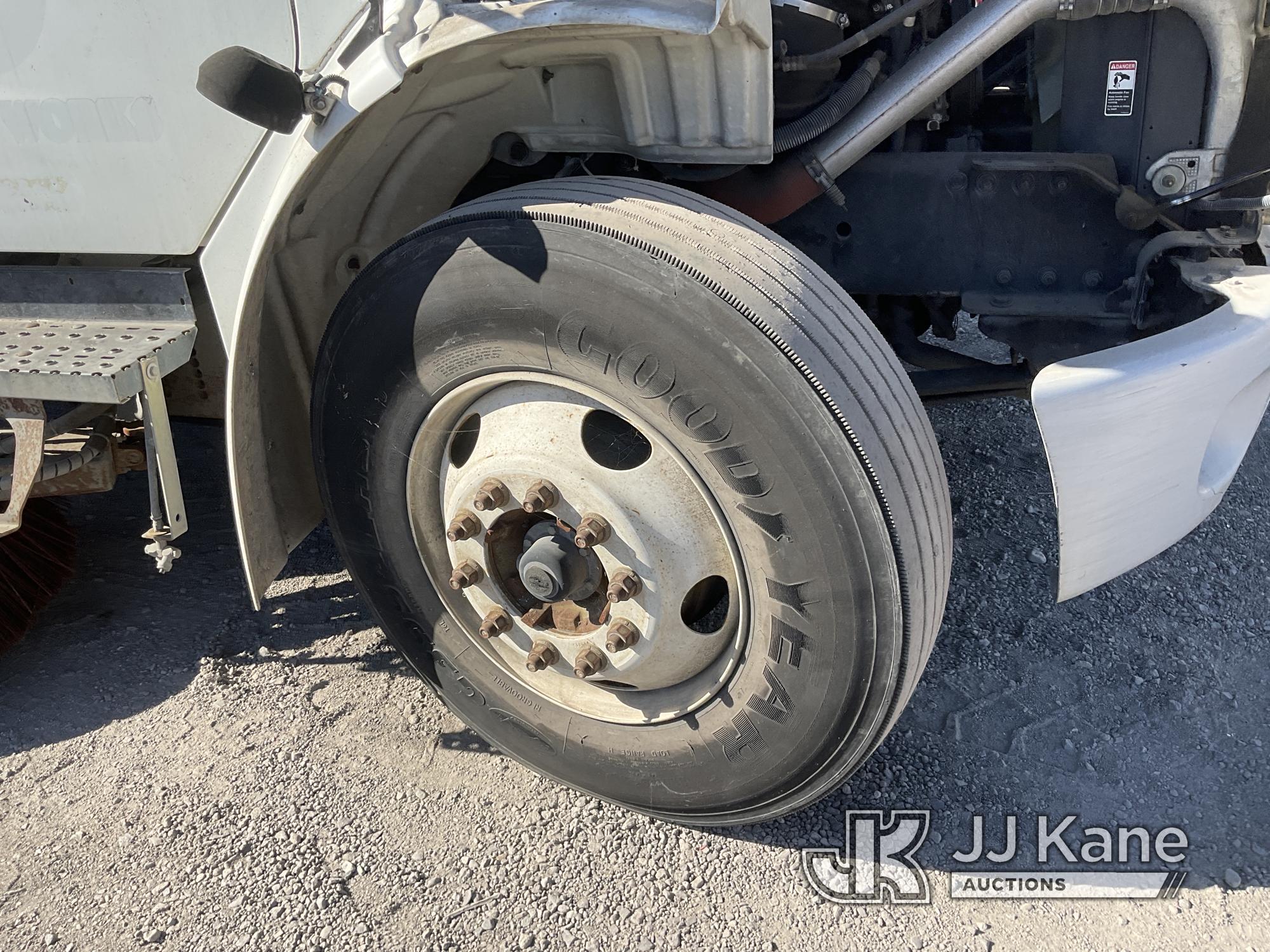 (Jurupa Valley, CA) 2010 Freightliner/Tymco M2 Street Sweeper Not Running , Missing Batteries