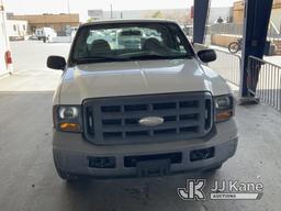 (Jurupa Valley, CA) 2005 Ford F-250 Extended-Cab Pickup Truck Runs & Moves