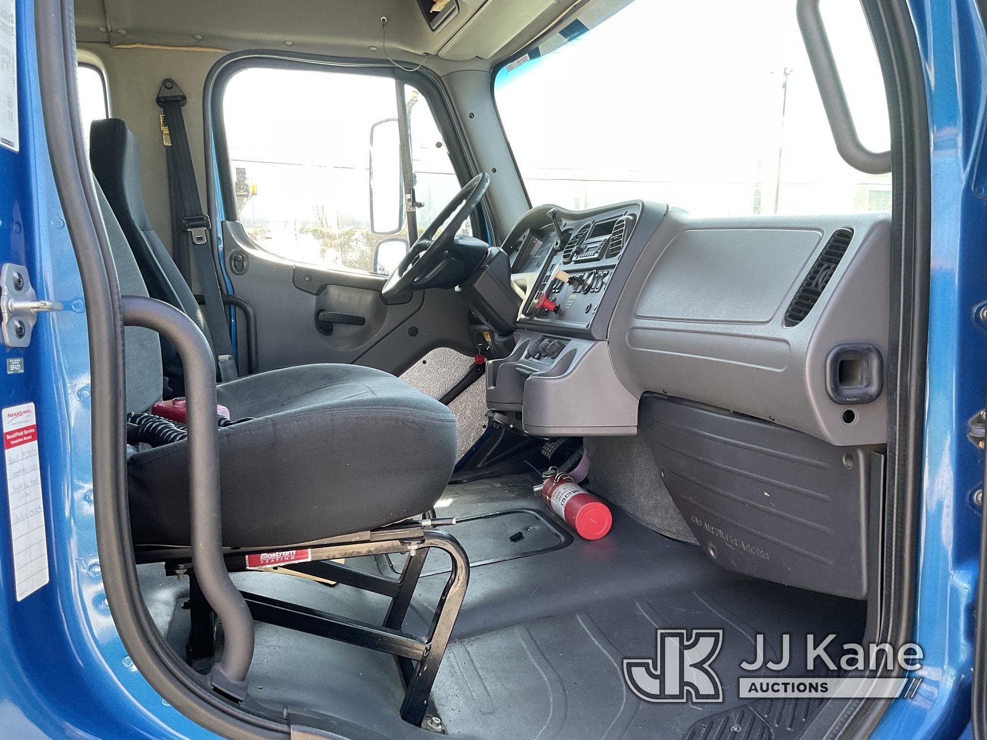 (Jurupa Valley, CA) 2009 Freightliner M2 106 Extended-Cab Flatbed Truck Runs & Moves, Check Engine L