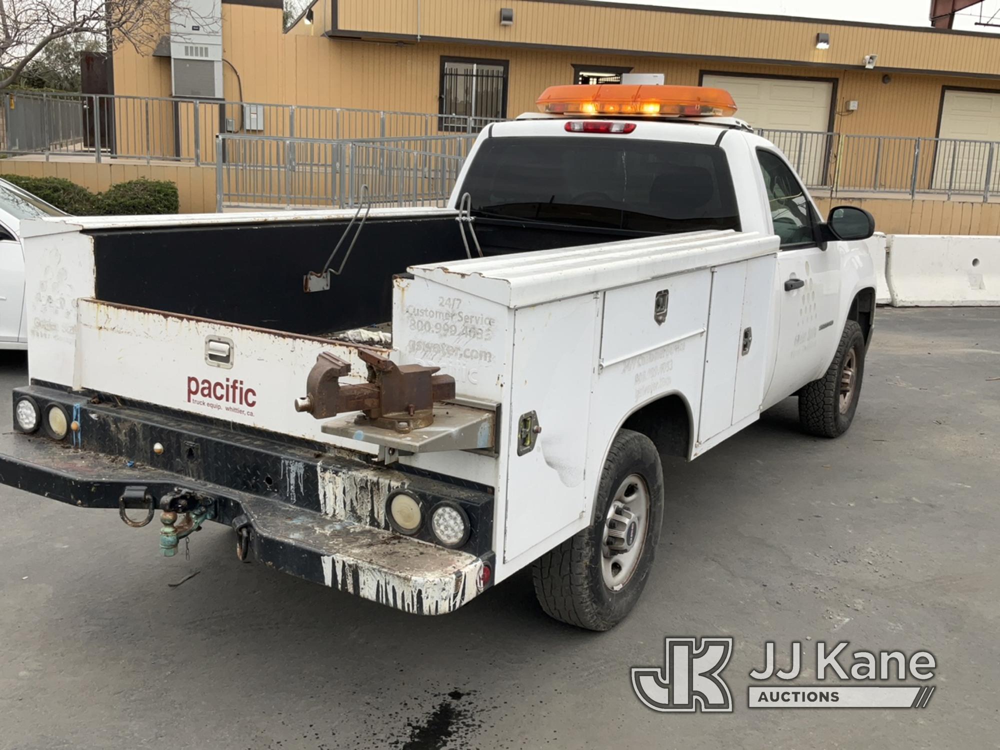 (Jurupa Valley, CA) 2010 GMC Sierra 2500HD Service Truck Runs & Moves