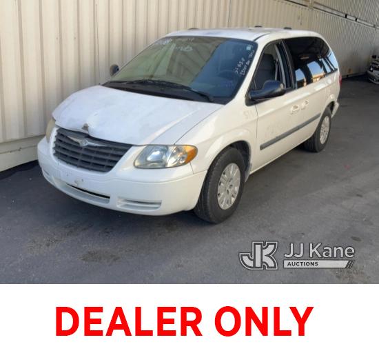 (Jurupa Valley, CA) 2005 Chrysler Town & Country Passenger Van Runs & Moves, Paint Damage, Body Dama