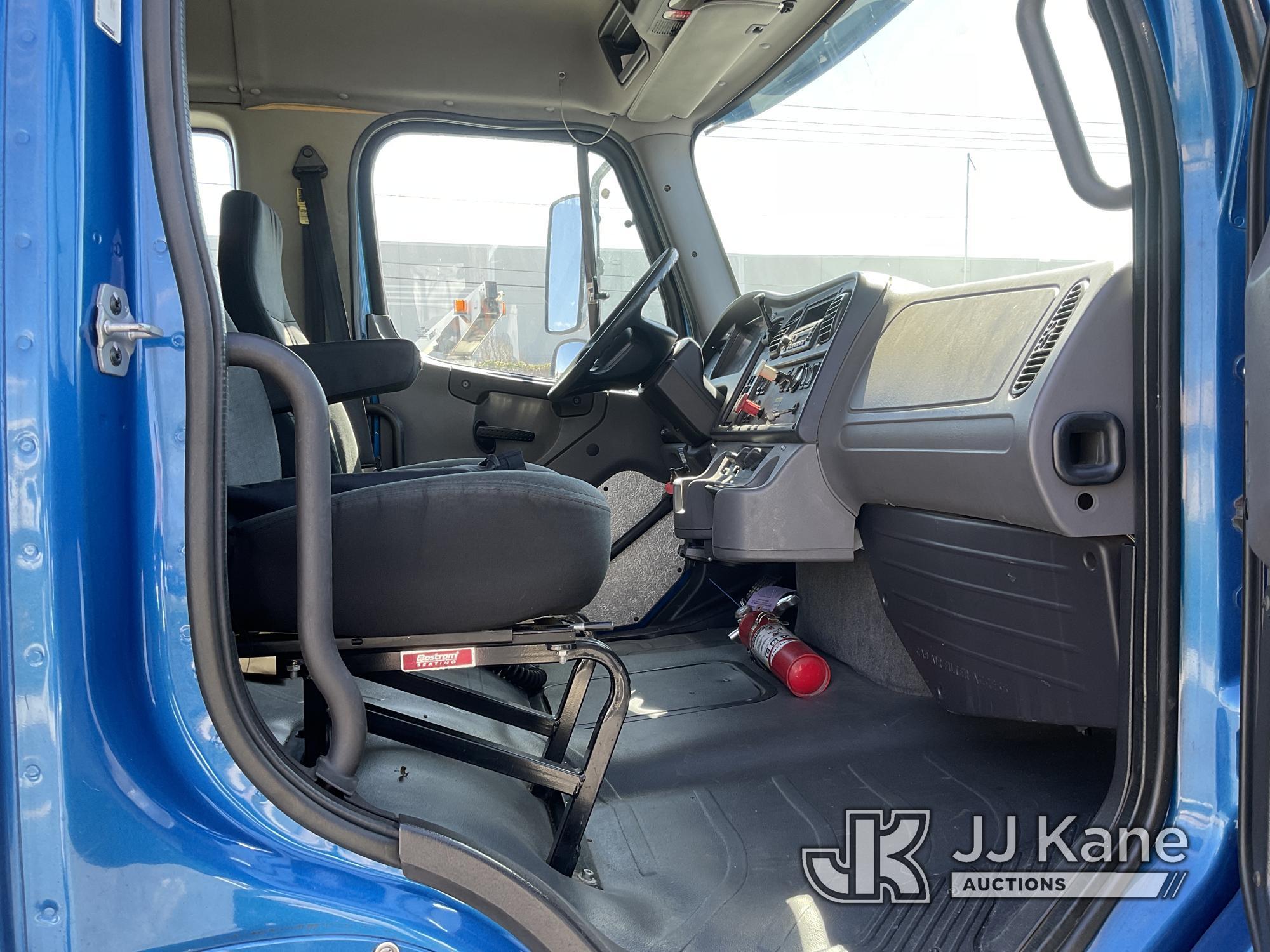 (Jurupa Valley, CA) 2009 Freightliner M2 106 Extended-Cab Flatbed Truck Runs & Moves, Check Engine L