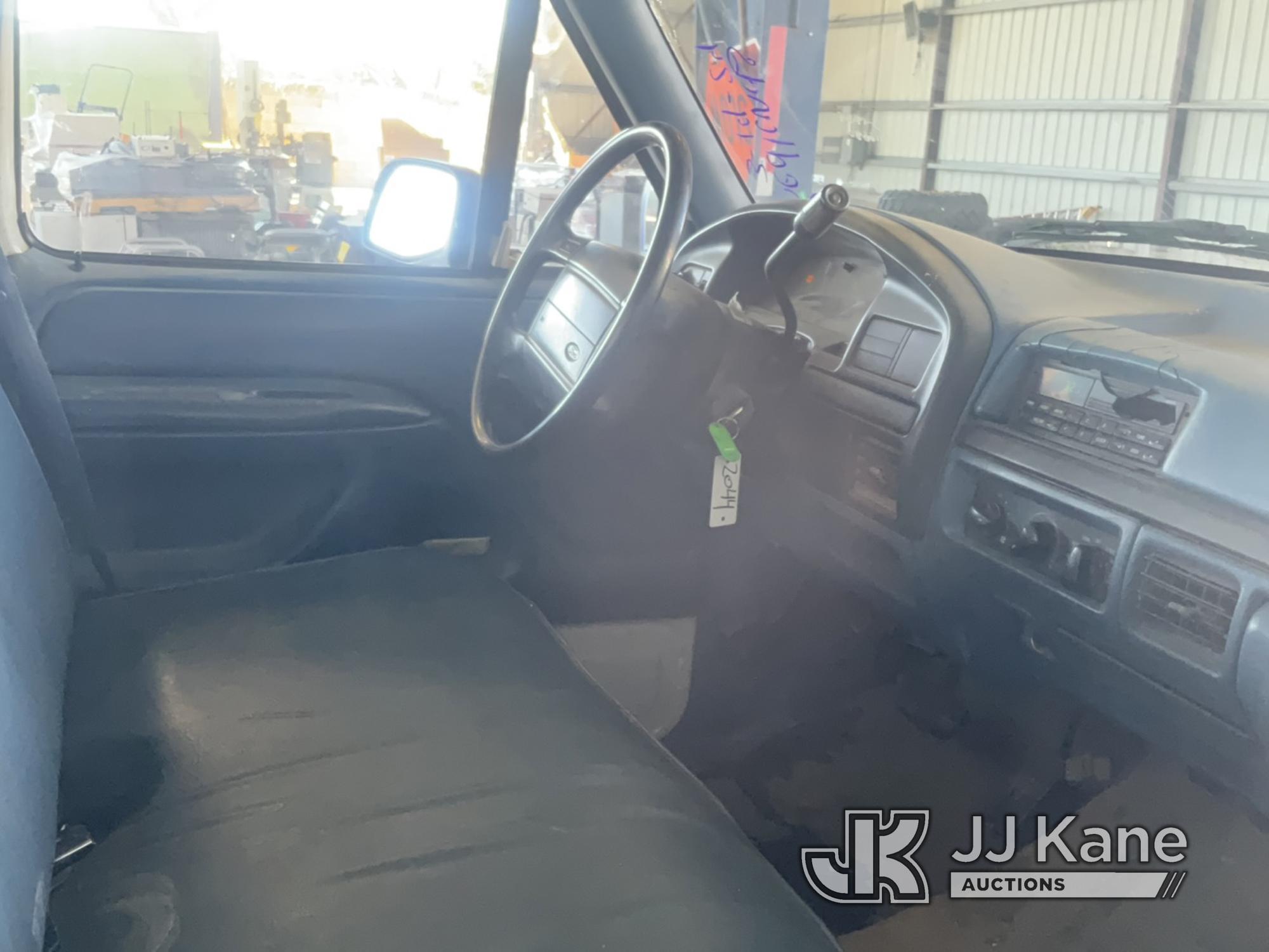 (Jurupa Valley, CA) 1996 Ford F-250 Regular Cab Pickup 2-DR Runs & Moves, Check Engine Light Is On ,