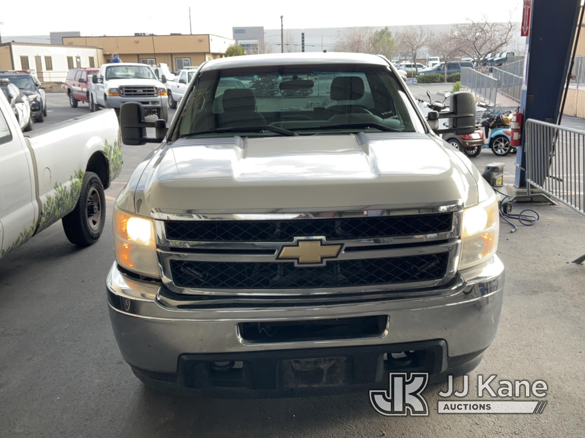 (Jurupa Valley, CA) 2011 Chevrolet Silverado 2500HD Service Truck Runs & Moves, Drive Cycle Not Comp