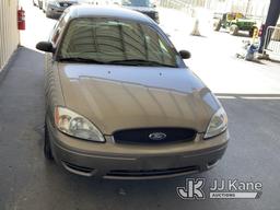 (Jurupa Valley, CA) 2005 Ford Taurus 4-Door Sedan Runs & Moves,