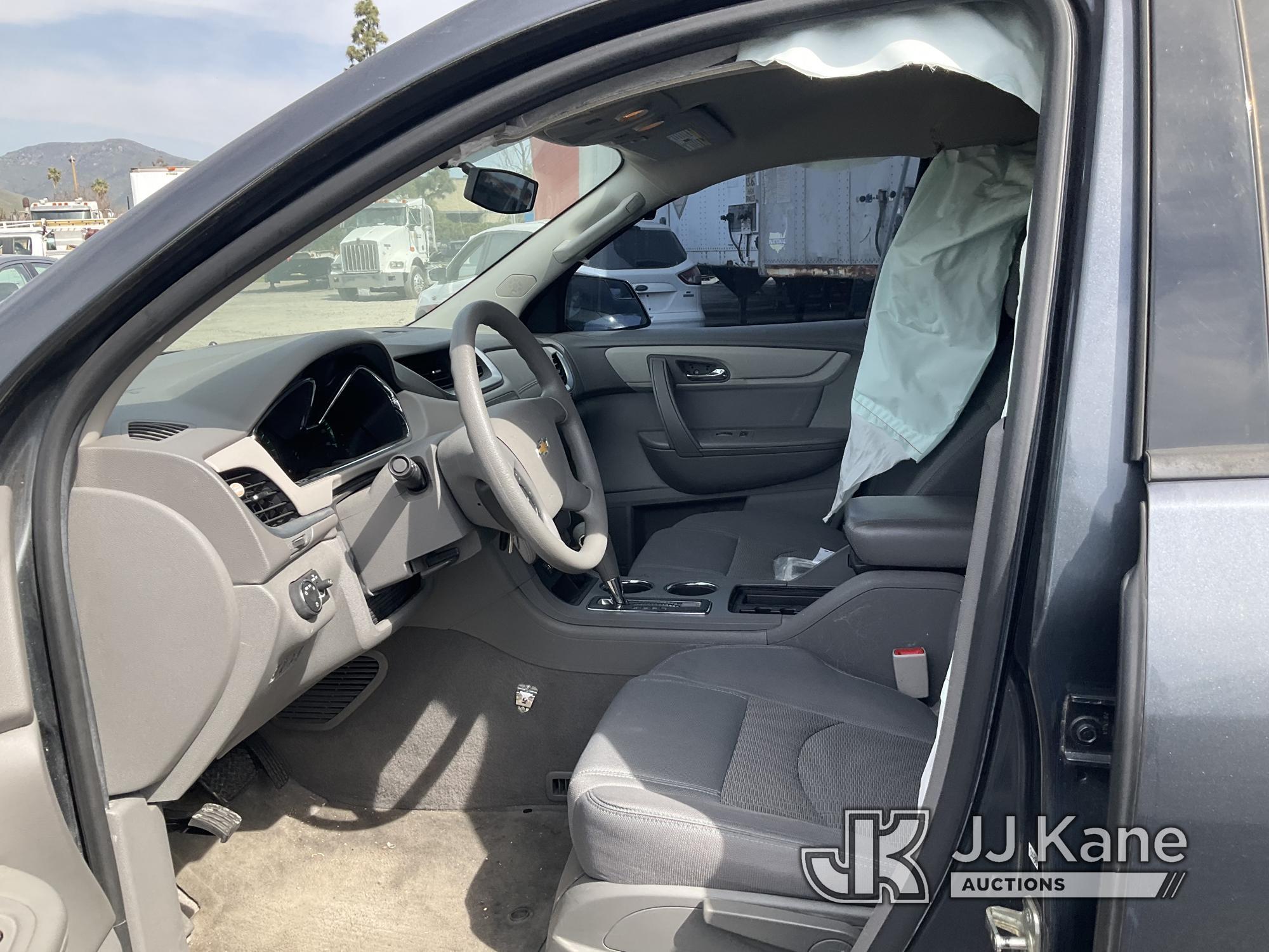 (Jurupa Valley, CA) 2014 Chevrolet Traverse LS AWD Sport Utility Vehicle Runs & Moves  Air Bags Depl