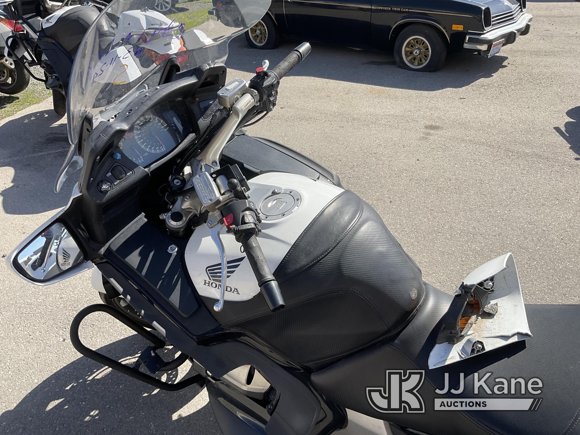 (Jurupa Valley, CA) 2014 Honda ST1300PA Motorcycle Runs, Dead Battery