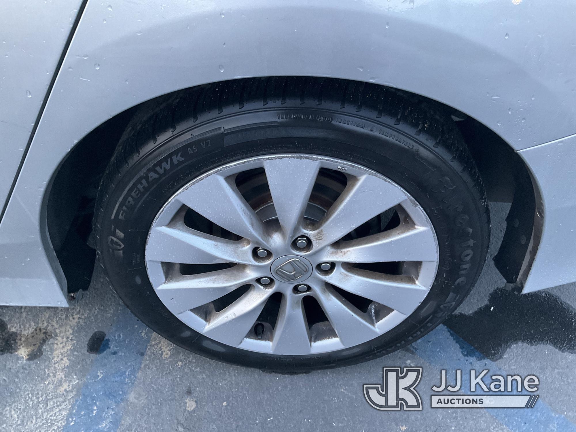 (Jurupa Valley, CA) 2013 HONDA ACCORD 4-Door Sedan Runs & Moves, Bad Tire, Has Recall, Front Bumper