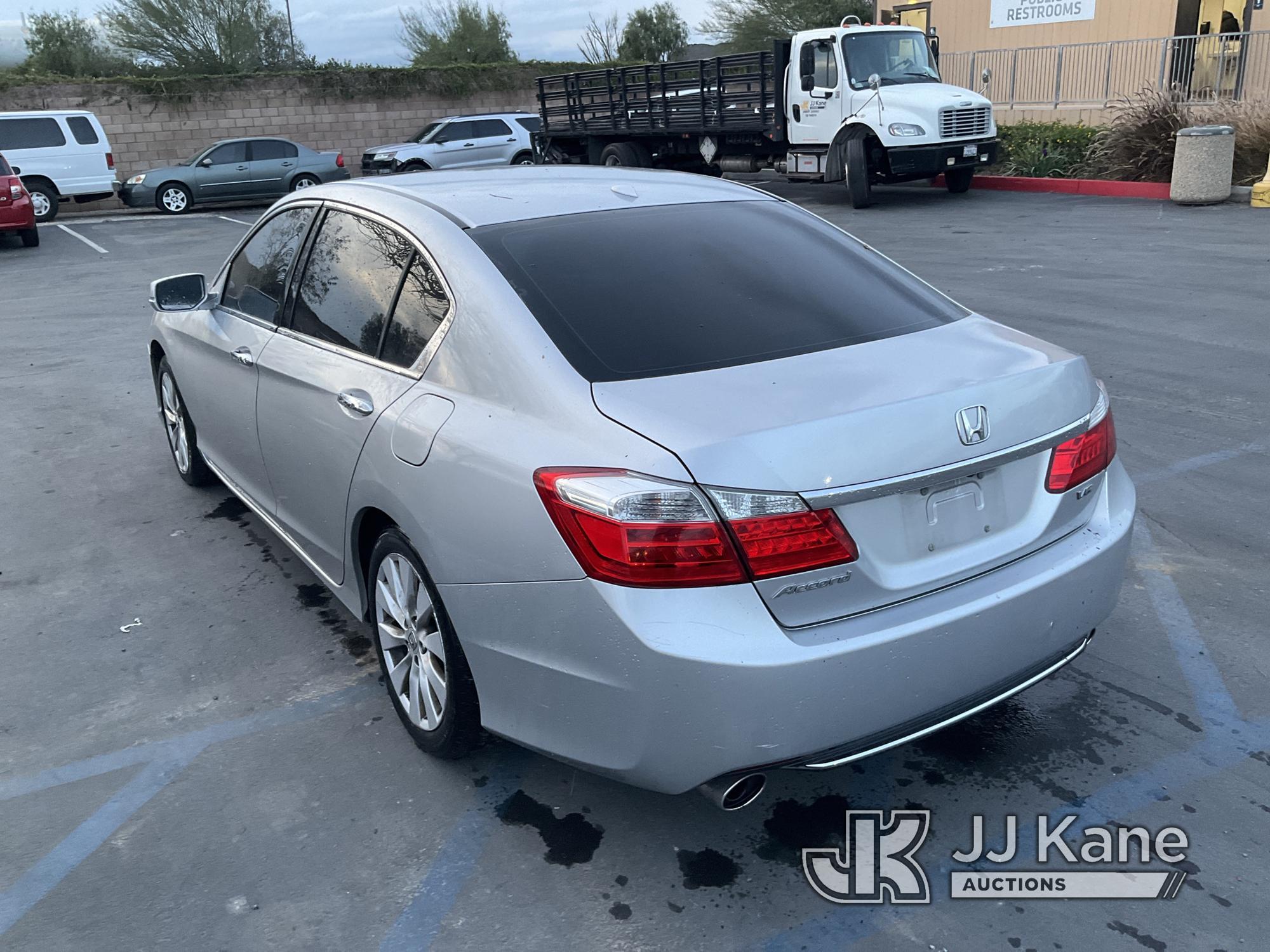 (Jurupa Valley, CA) 2013 HONDA ACCORD 4-Door Sedan Runs & Moves, Bad Tire, Has Recall, Front Bumper