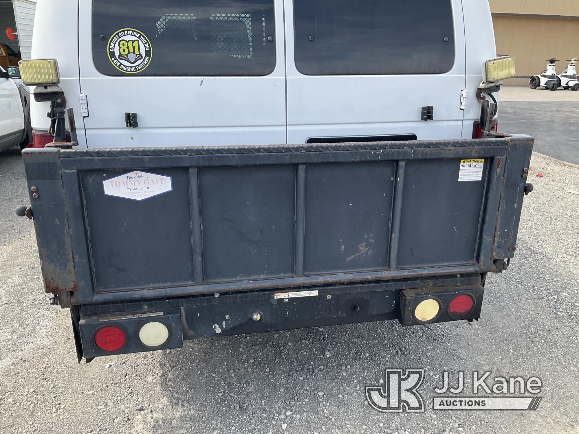 (Jurupa Valley, CA) 2006 Ford Econoline Cargo Van Runs & Moves, Starter Engages in Neutral