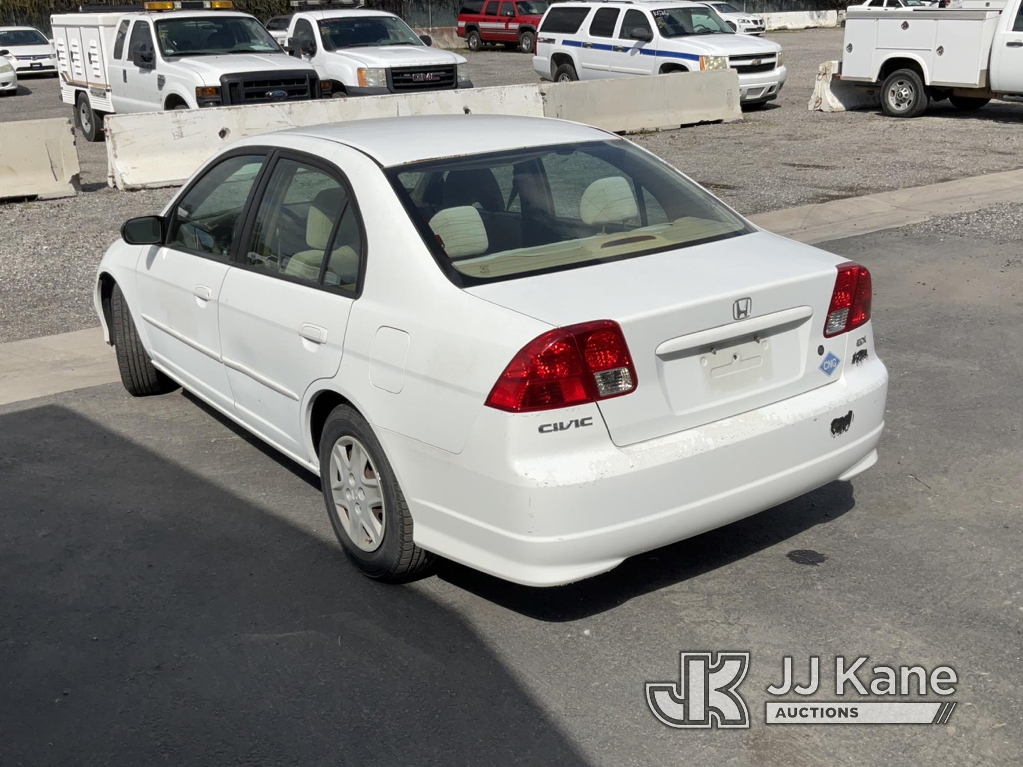 (Jurupa Valley, CA) 2005 HONDA CIVIC 4-Door Sedan Runs & Moves, CNG Tanks Expired In 2019, Paint Dam