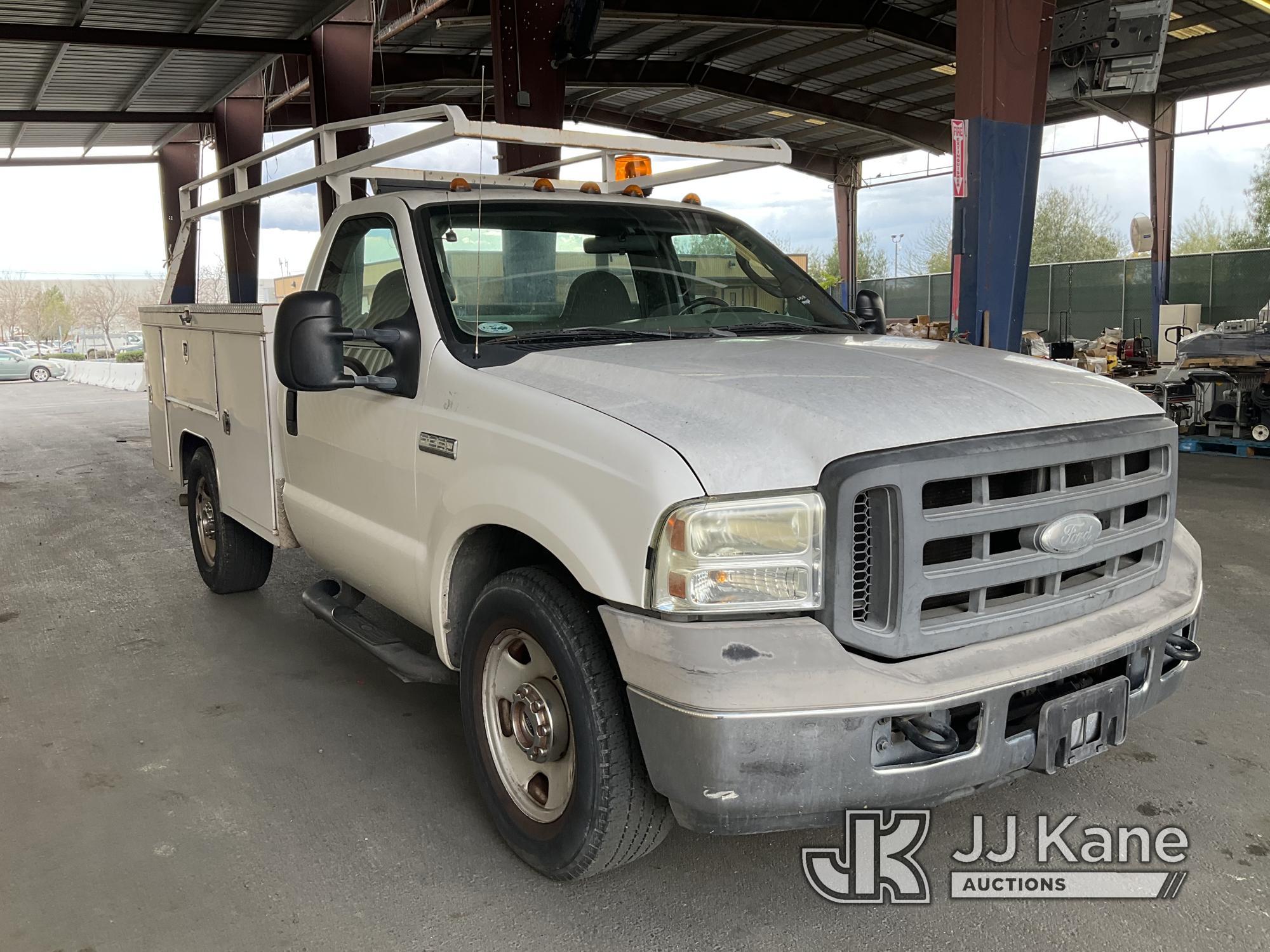 (Jurupa Valley, CA) 2005 Ford F350 Service Truck Runs & Moves, Lifter Tick