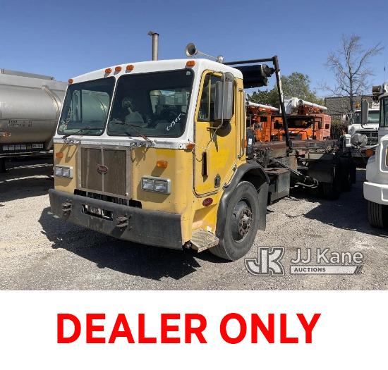 (Jurupa Valley, CA) 1993 Peterbilt 320 T/A Roll-Off Truck Runs & Moves, Brake Is Stuck