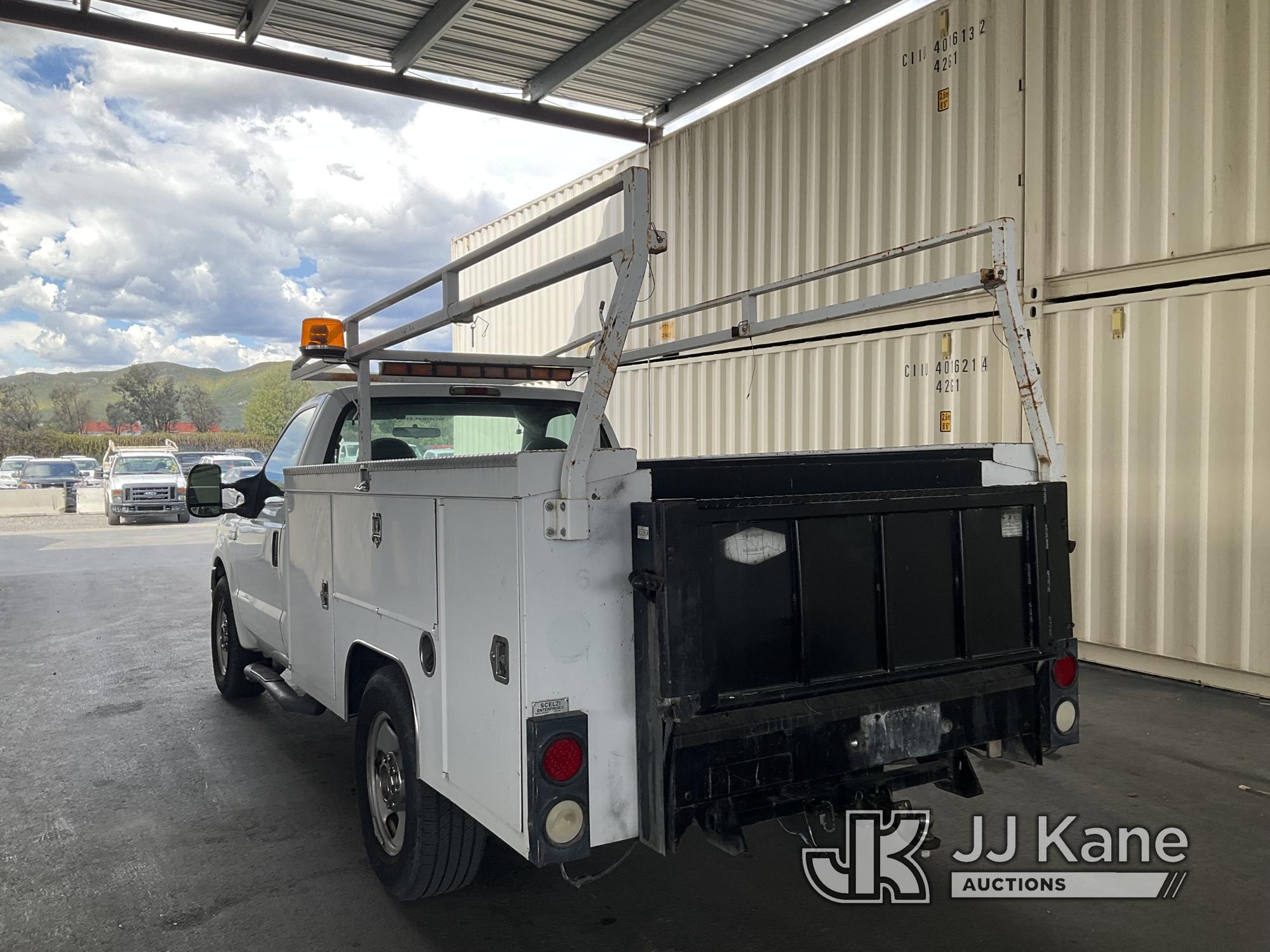 (Jurupa Valley, CA) 2005 Ford F350 Service Truck Runs & Moves, Lifter Tick