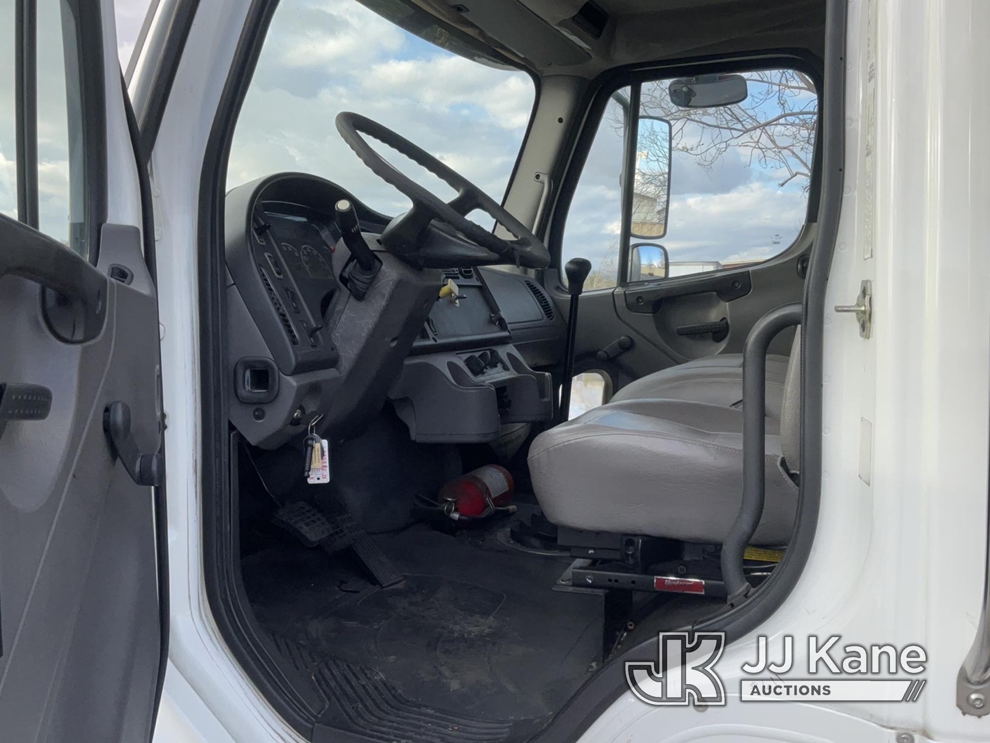 (Jurupa Valley, CA) 2005 Freightliner Van Body Truck VLT Stop In Place, Runs & Moves