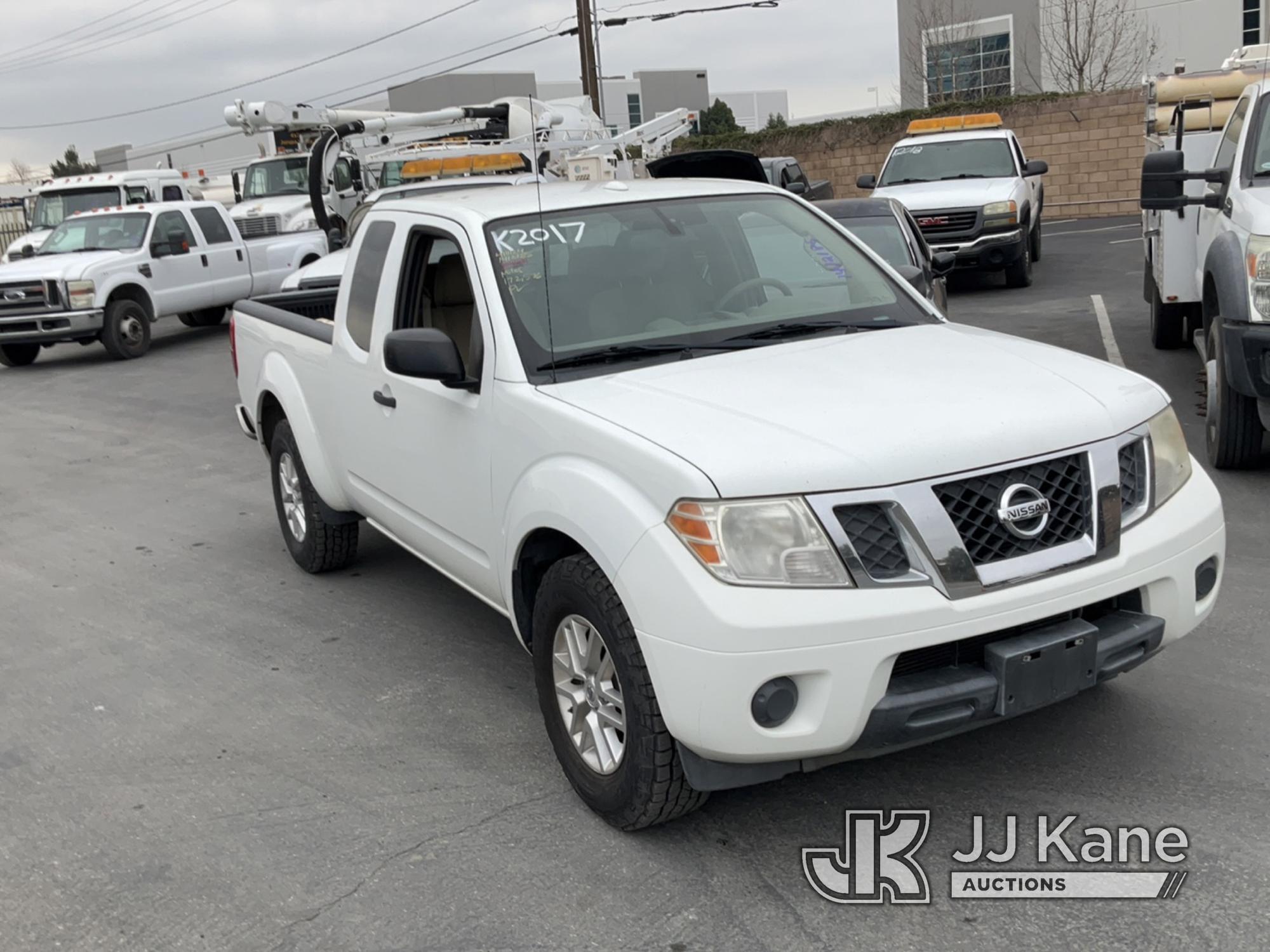 (Jurupa Valley, CA) 2014 Nissan Frontier Extended-Cab Pickup Truck Runs & Moves, Air Bag Light Is On